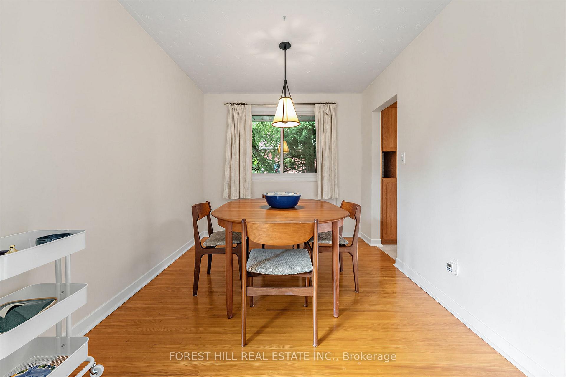 Photo 7 of 56 Little John Road, Hamilton, Dundas — HOMEH
