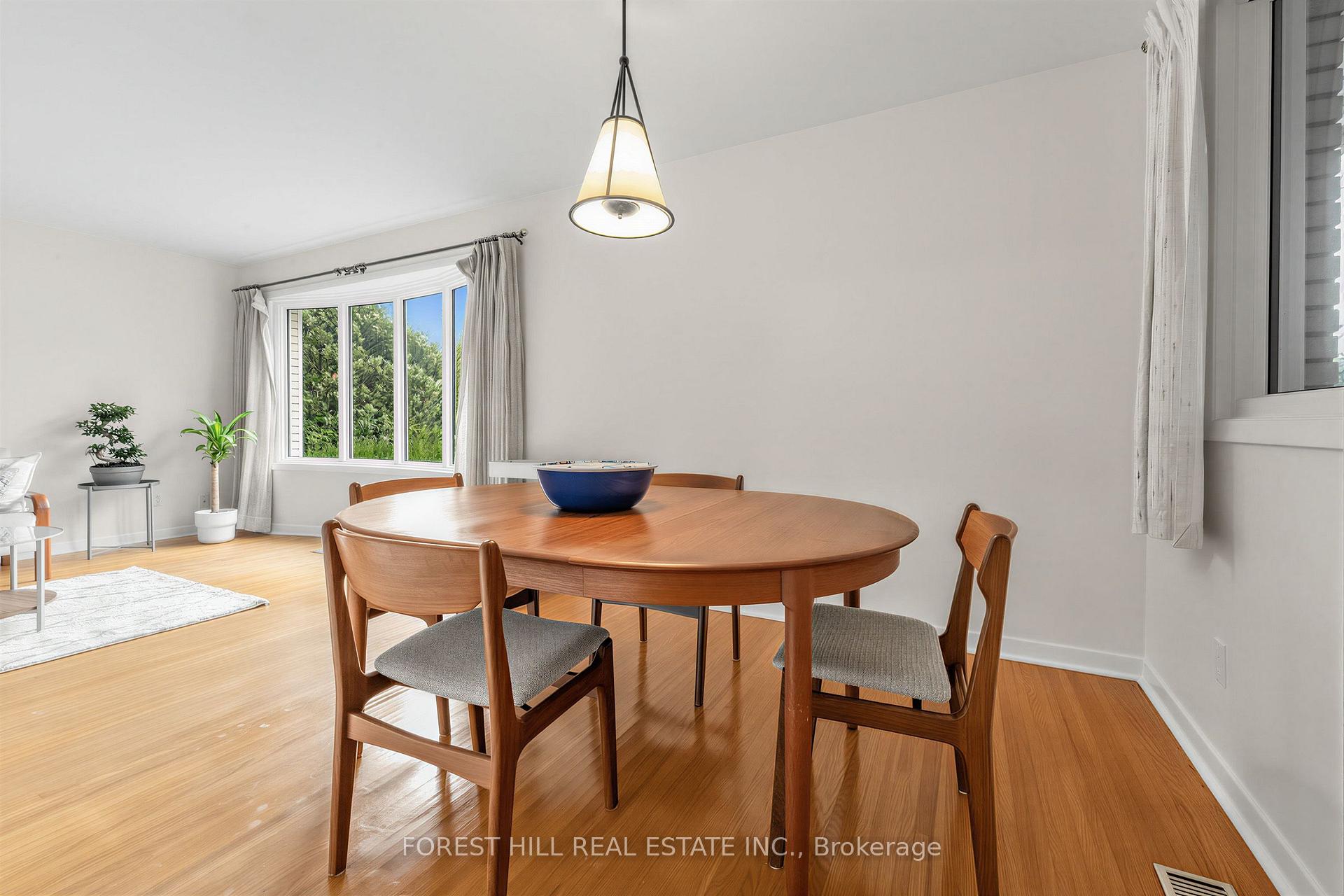 Photo 8 of 56 Little John Road, Hamilton, Dundas — HOMEH