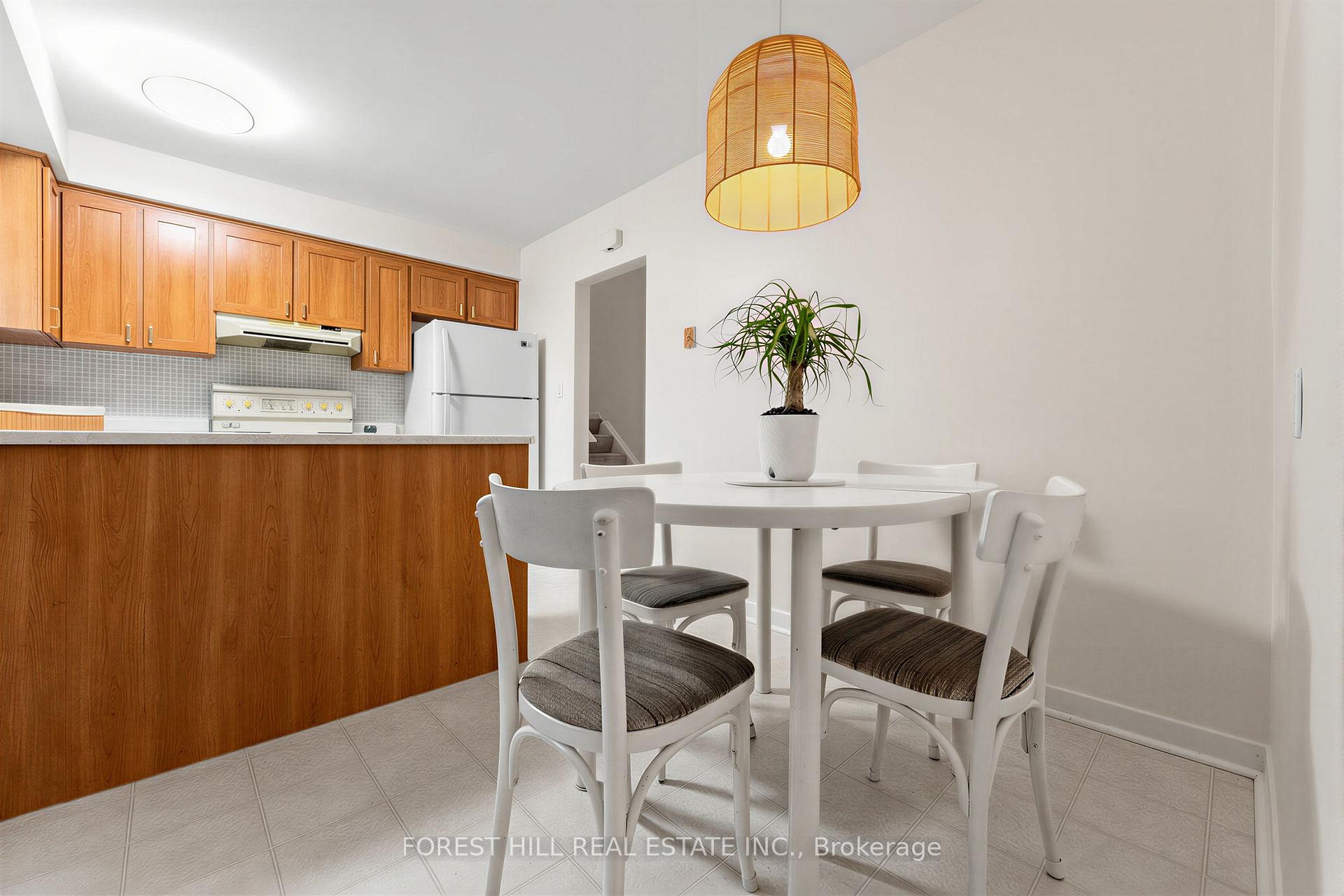 Photo 11 of 56 Little John Road, Hamilton, Dundas — HOMEH