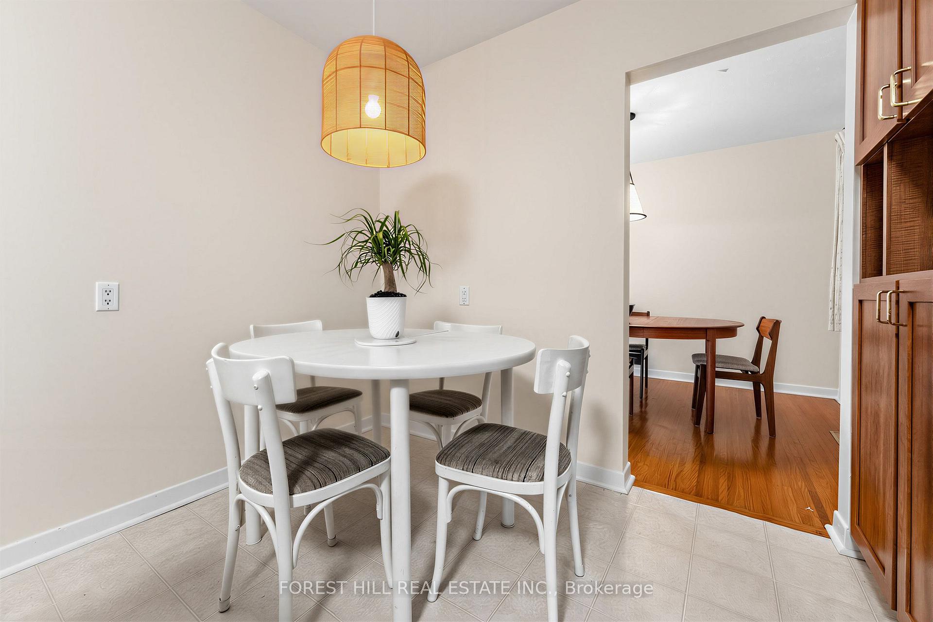Photo 15 of 56 Little John Road, Hamilton, Dundas — HOMEH