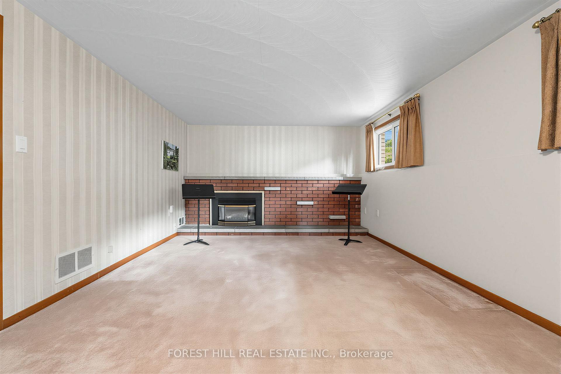 Photo 23 of 56 Little John Road, Hamilton, Dundas — HOMEH