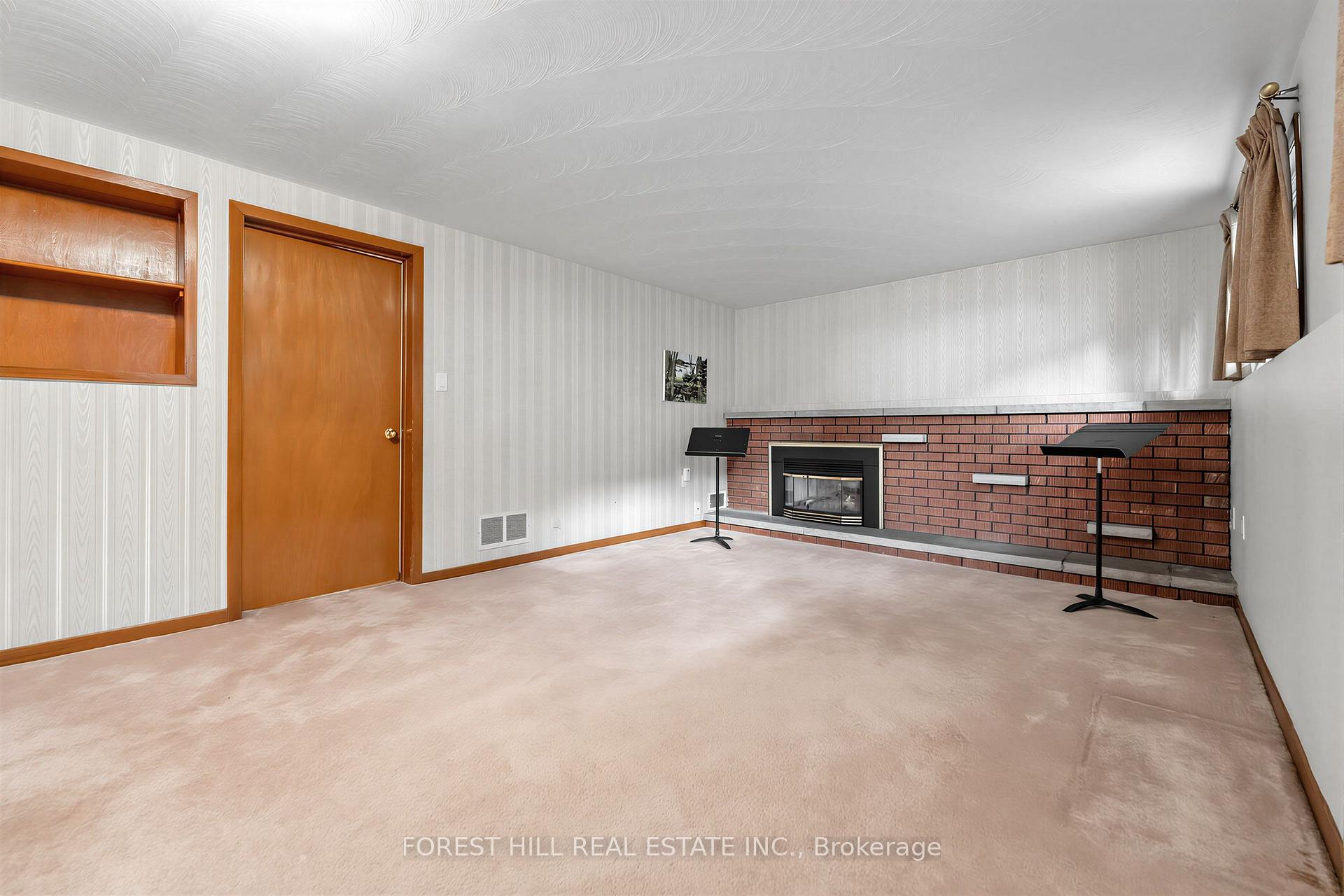 Photo 24 of 56 Little John Road, Hamilton, Dundas — HOMEH