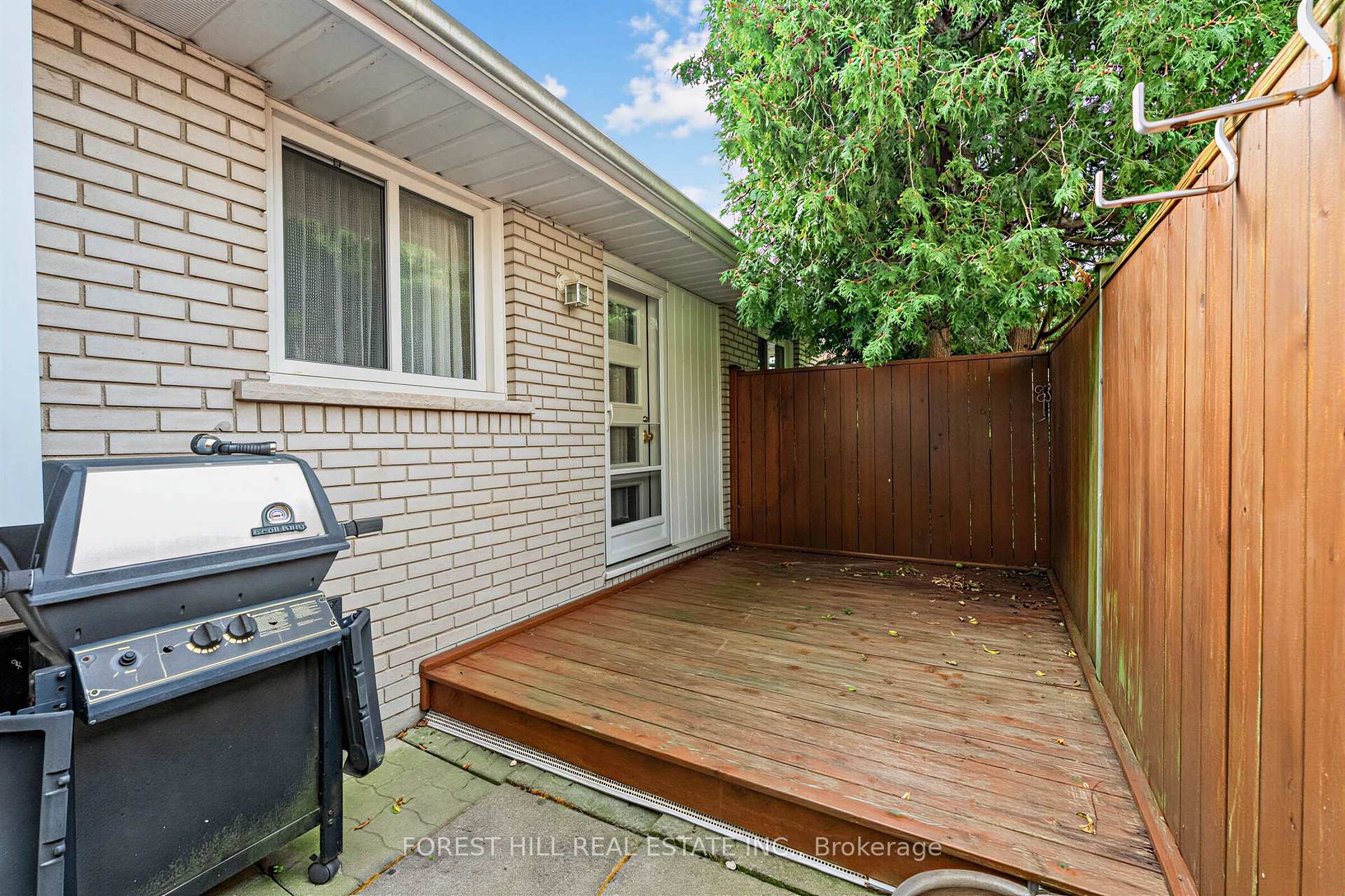 Photo 30 of 56 Little John Road, Hamilton, Dundas — HOMEH