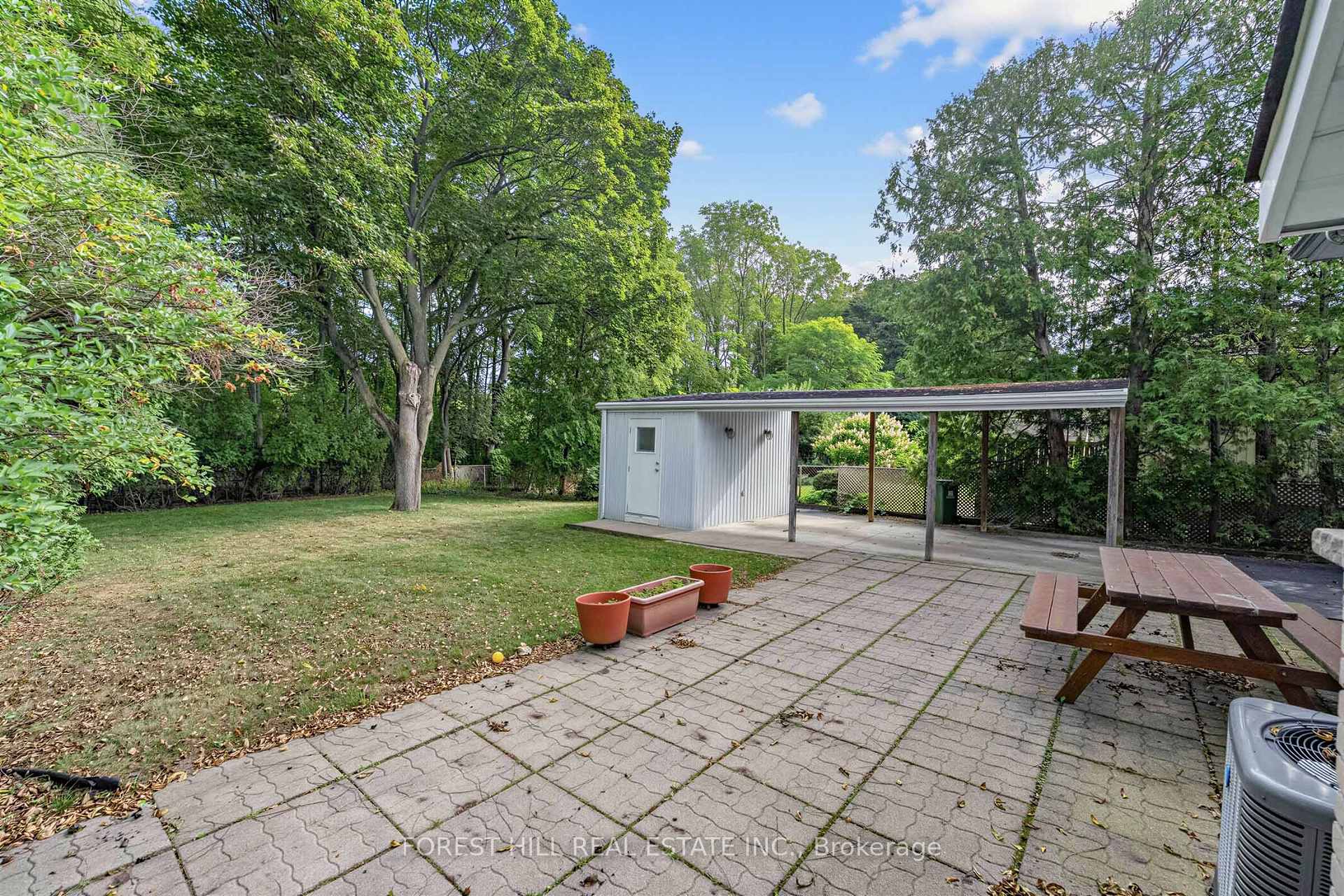 Photo 31 of 56 Little John Road, Hamilton, Dundas — HOMEH