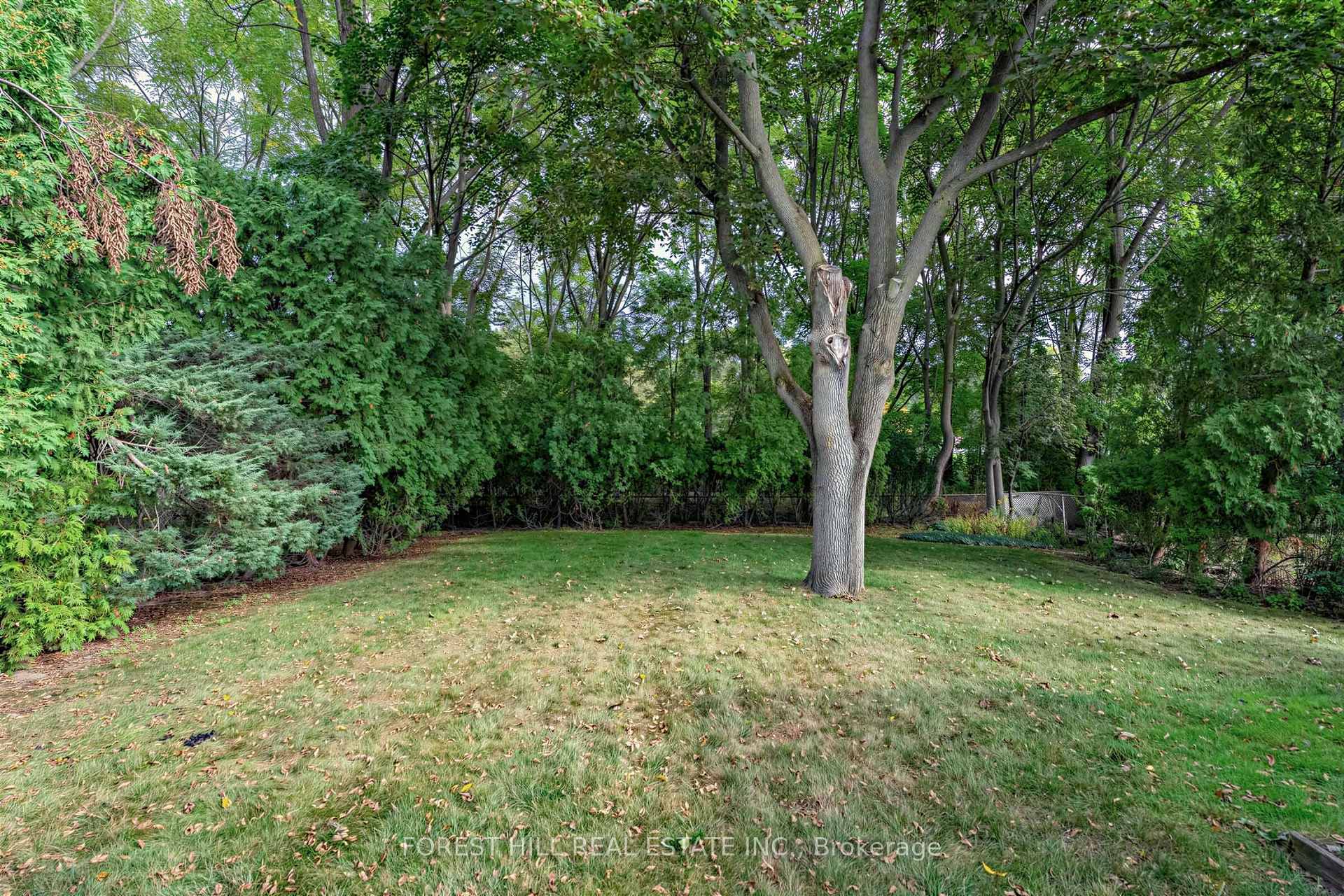 Photo 33 of 56 Little John Road, Hamilton, Dundas — HOMEH