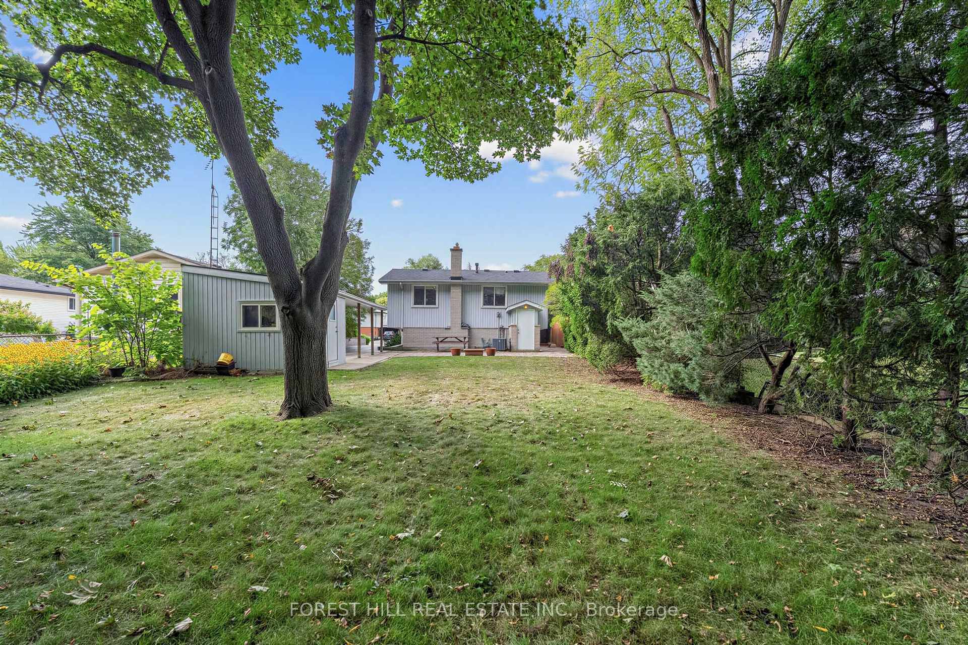 Photo 35 of 56 Little John Road, Hamilton, Dundas — HOMEH