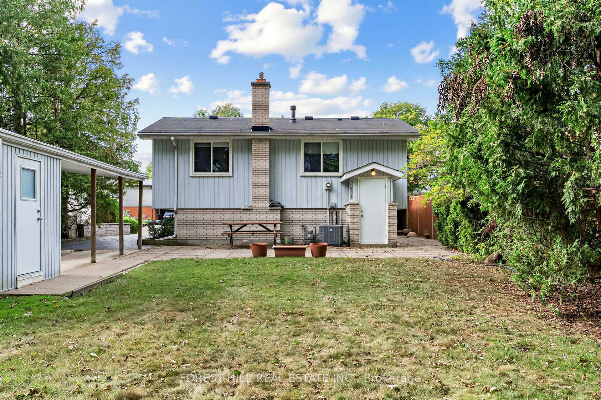 Photo 38 of 56 Little John Road, Hamilton, Dundas — HOMEH