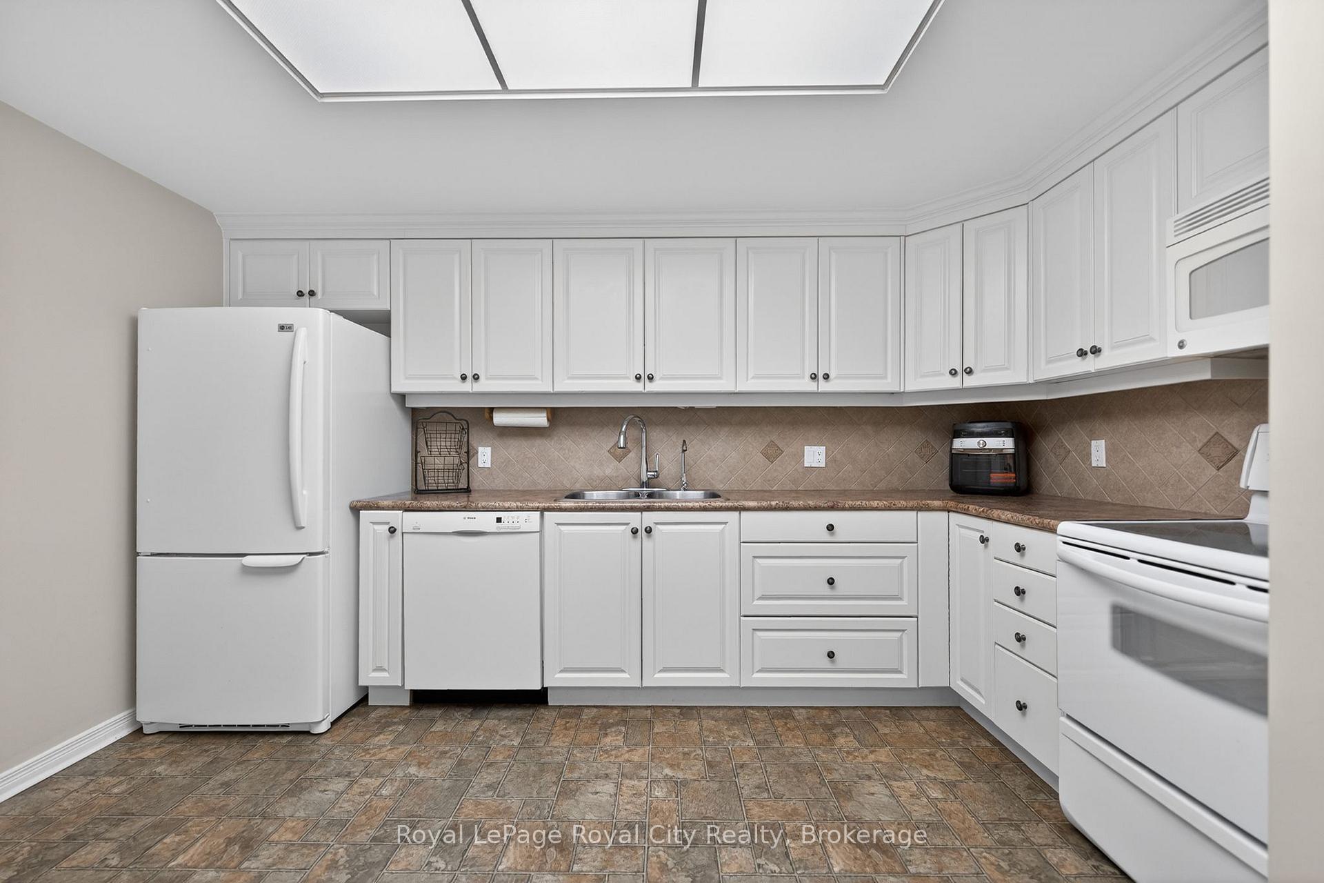 Photo 14 of Unit 402, 105 Bagot Street, Guelph, Junction/Onward Willow — HOMEH