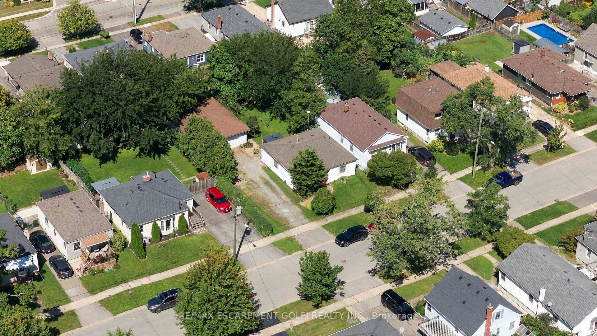 Photo 19 of 24 Barton Street, St. Catharines, Grapeview — HOMEH