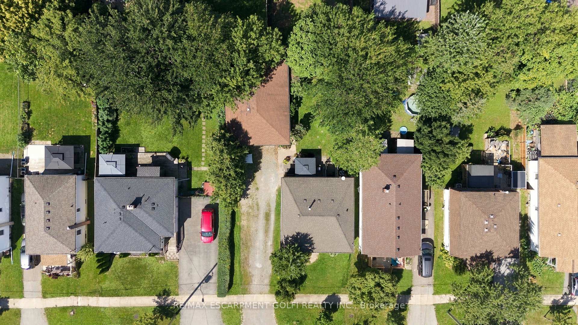 Photo 20 of 24 Barton Street, St. Catharines, Grapeview — HOMEH