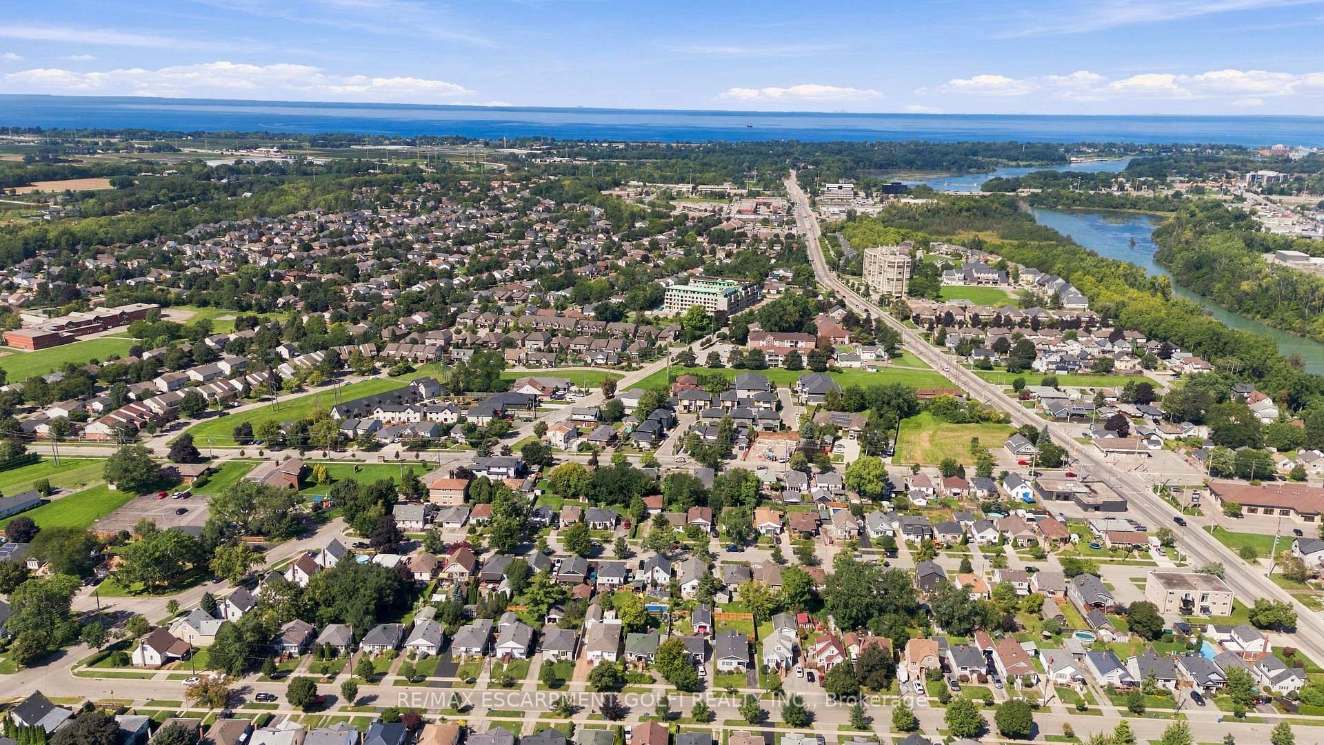 Photo 24 of 24 Barton Street, St. Catharines, Grapeview — HOMEH