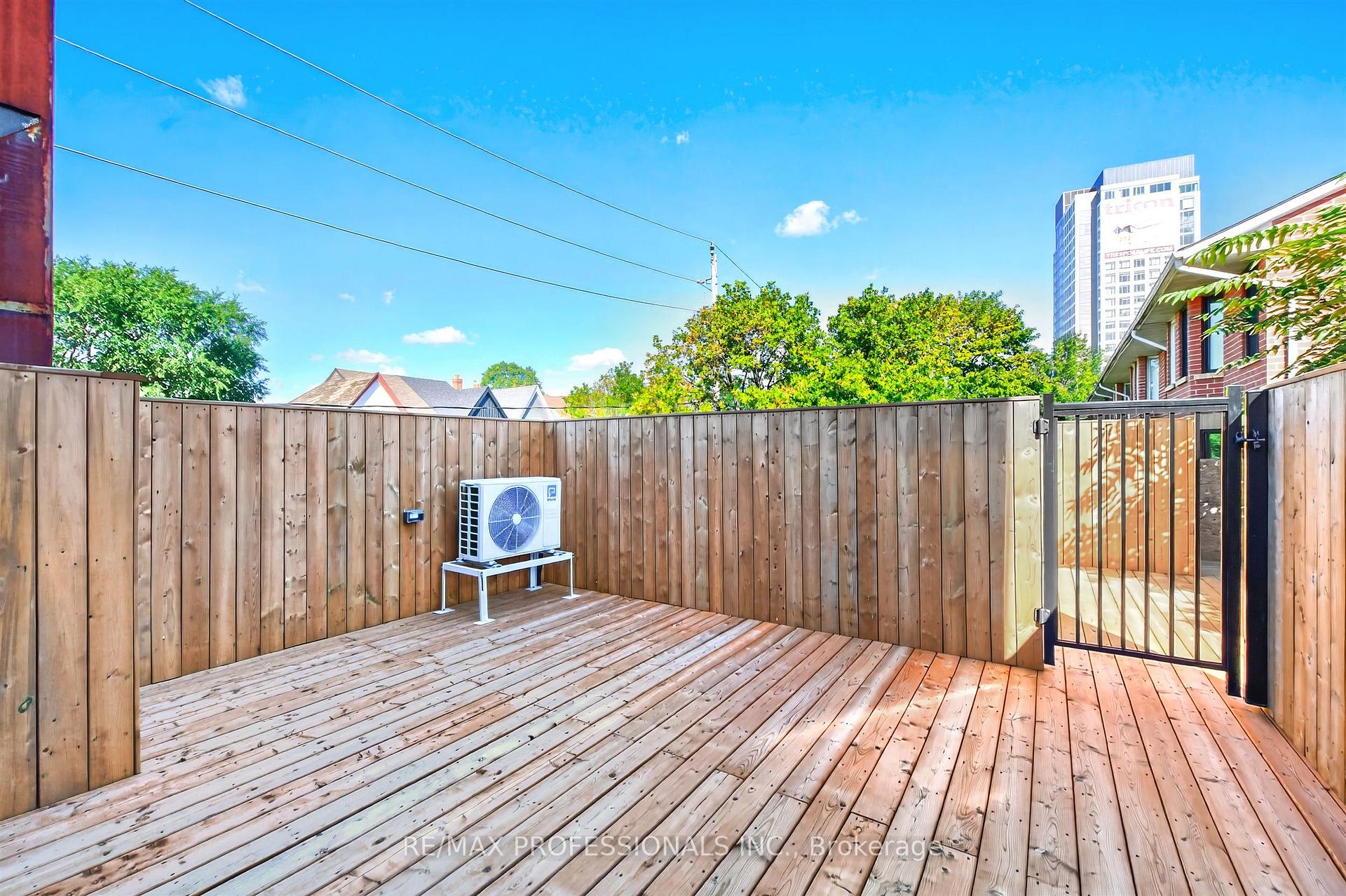 Photo 16 of Unit 201, 393 Perth Avenue, Toronto, Dovercourt-Wallace Emerson-Junction — HOMEH