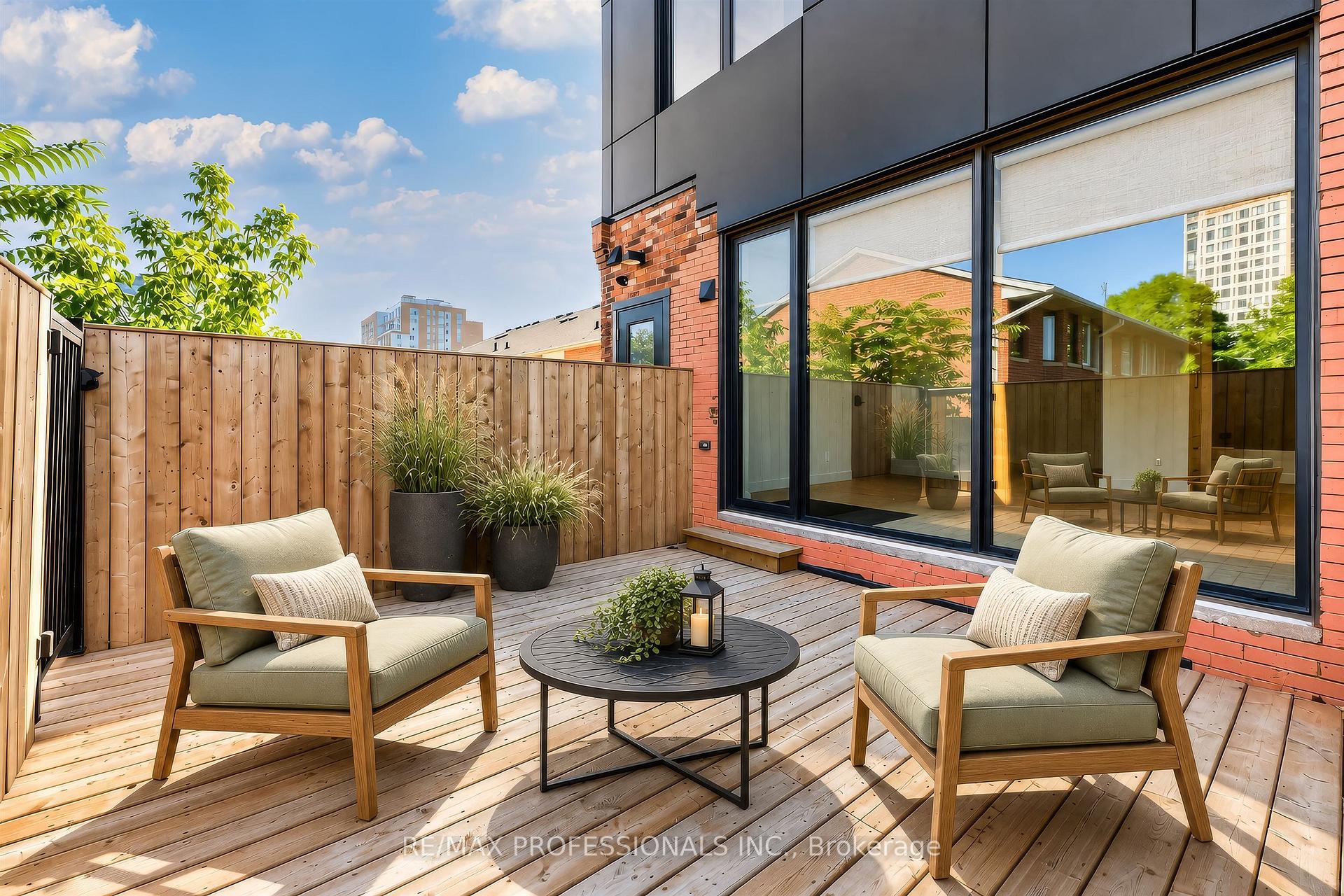 Photo 6 of Unit 201, 393 Perth Avenue, Toronto, Dovercourt-Wallace Emerson-Junction — HOMEH