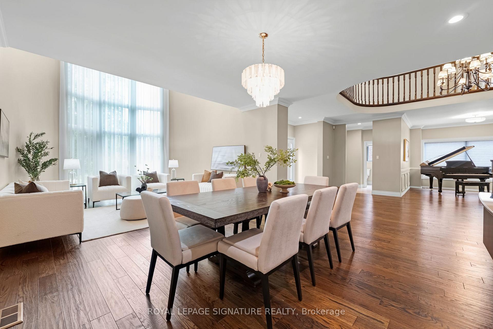 Photo 3 of 88 Garnier Court, North York, Bayview Woods-Steeles — HOMEH