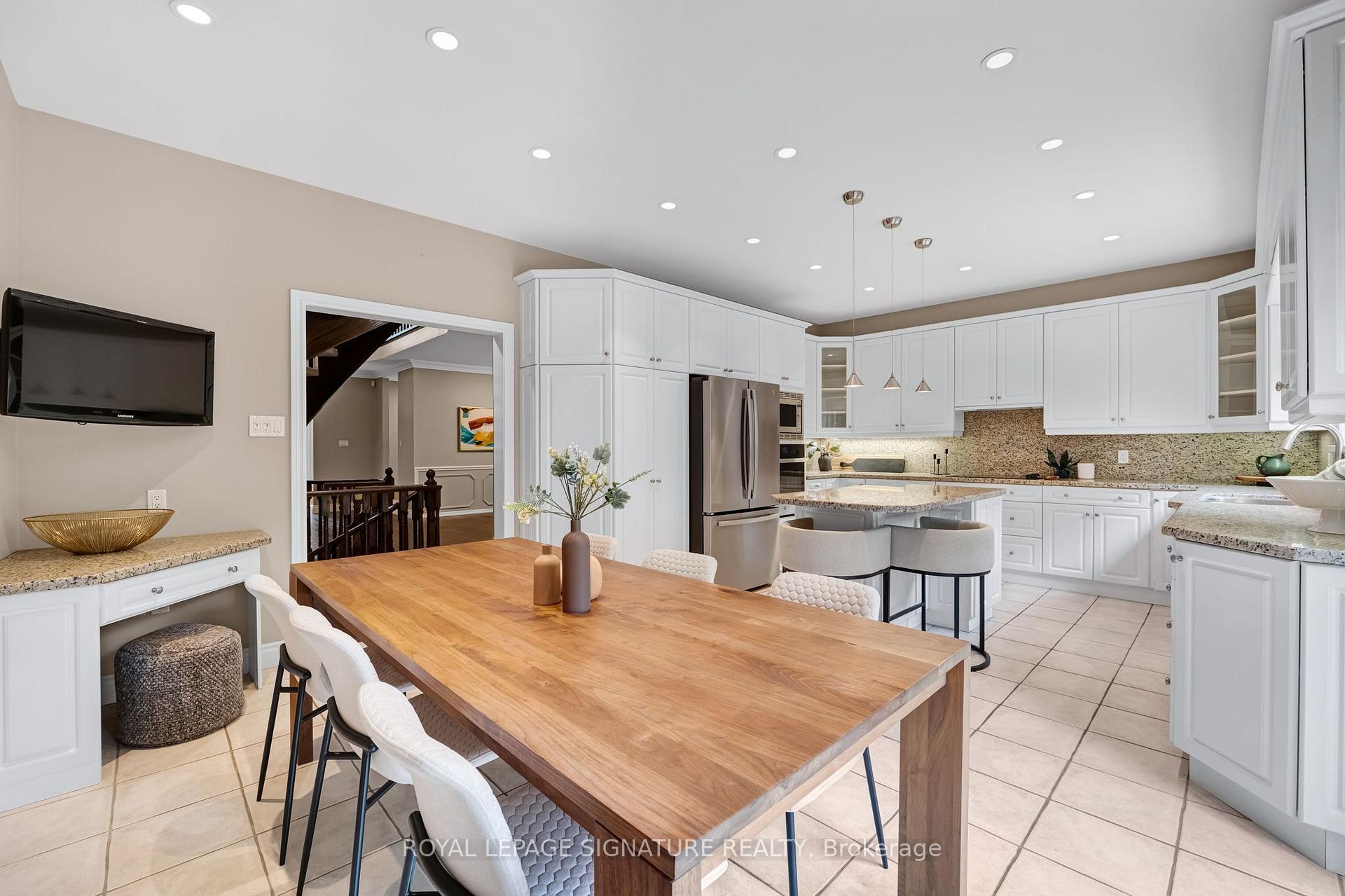 Photo 9 of 88 Garnier Court, North York, Bayview Woods-Steeles — HOMEH