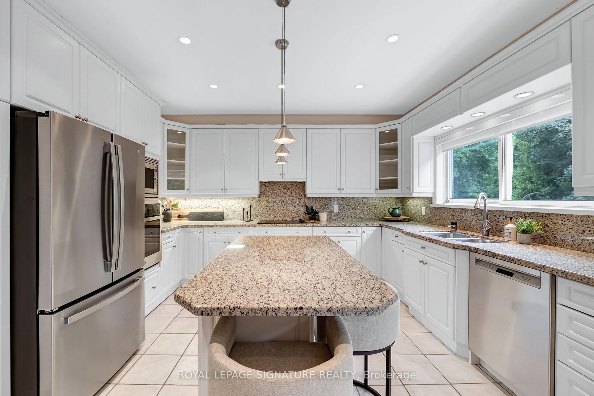Photo 11 of 88 Garnier Court, North York, Bayview Woods-Steeles — HOMEH
