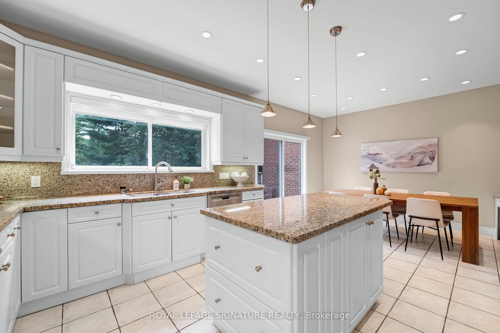 Photo 12 of 88 Garnier Court, North York, Bayview Woods-Steeles — HOMEH