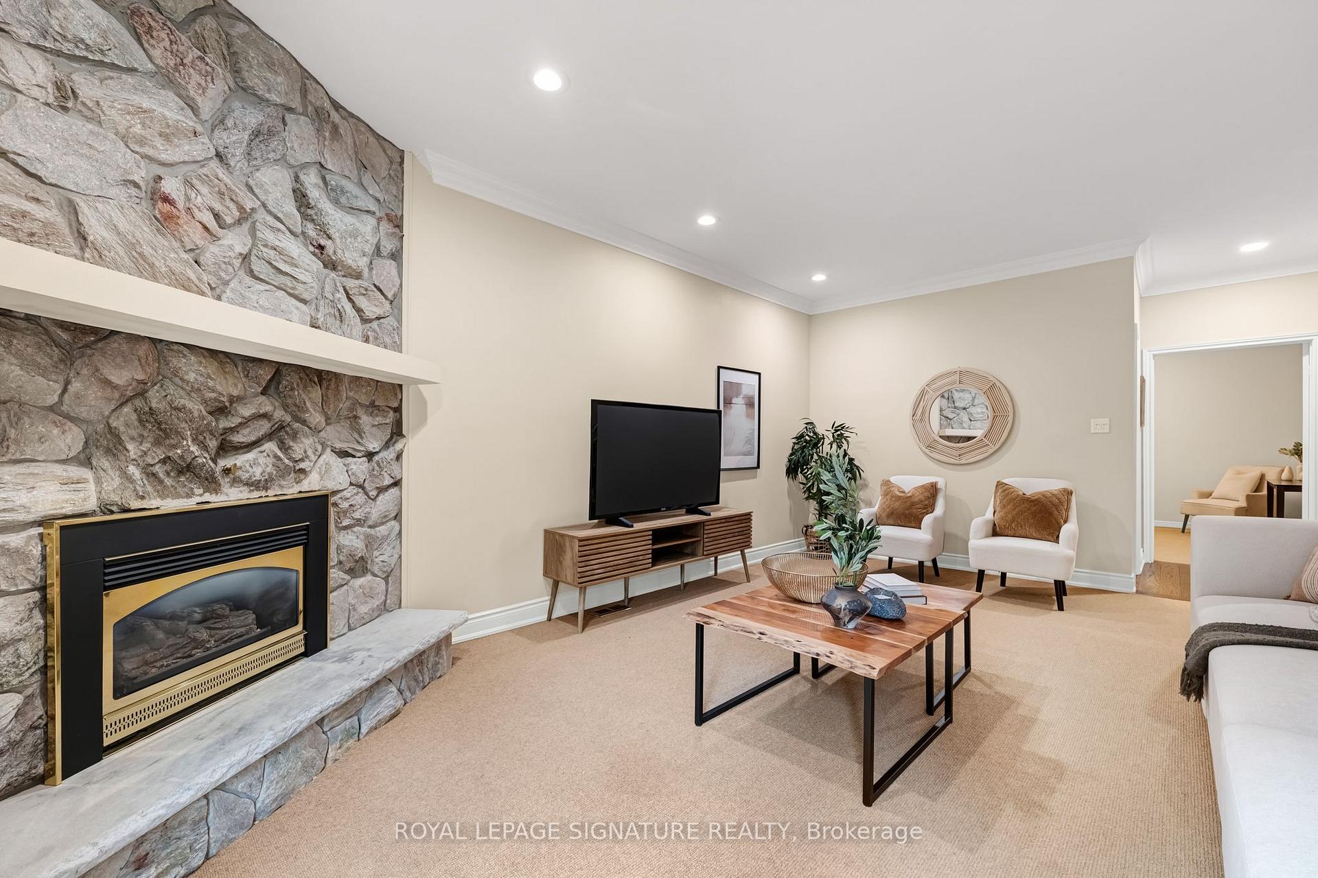 Photo 18 of 88 Garnier Court, North York, Bayview Woods-Steeles — HOMEH
