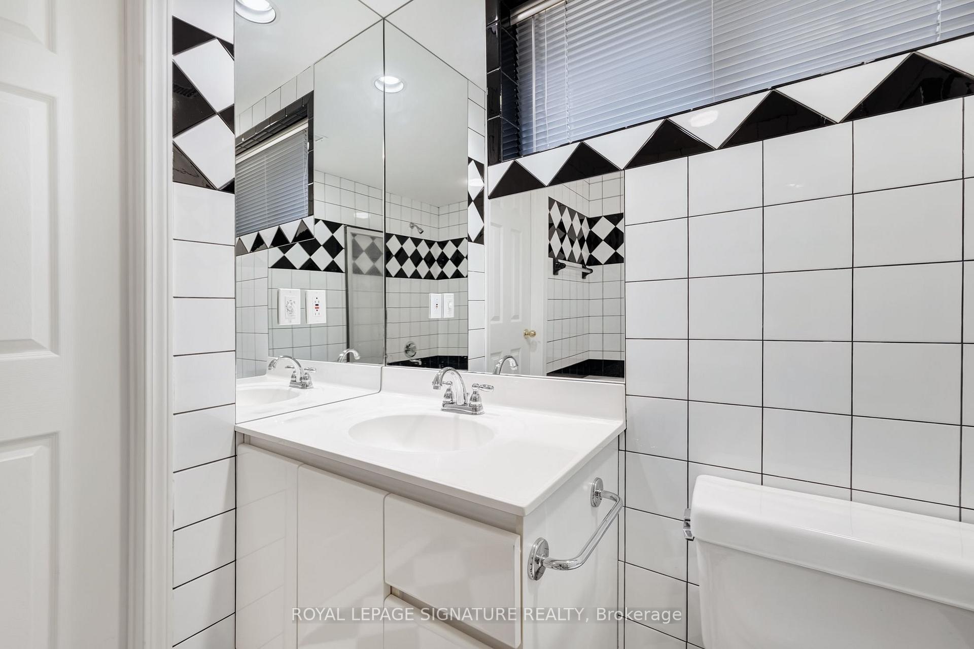 Photo 39 of 88 Garnier Court, North York, Bayview Woods-Steeles — HOMEH