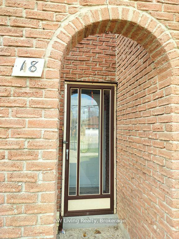 Photo 2 of Unit 18, 81 Irwin Road, Etobicoke, Elms-Old Rexdale — HOMEH
