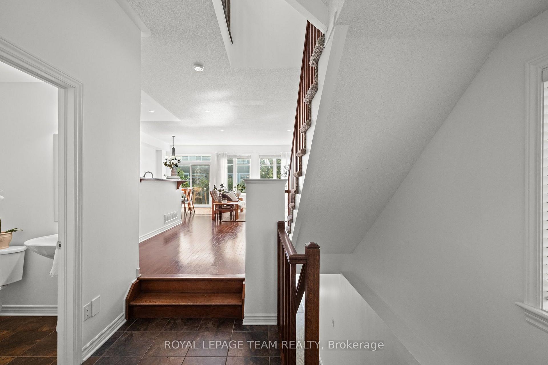 Photo 3 of 118 Abetti Ridge, Ottawa, Barrhaven - Stonebridge — HOMEH
