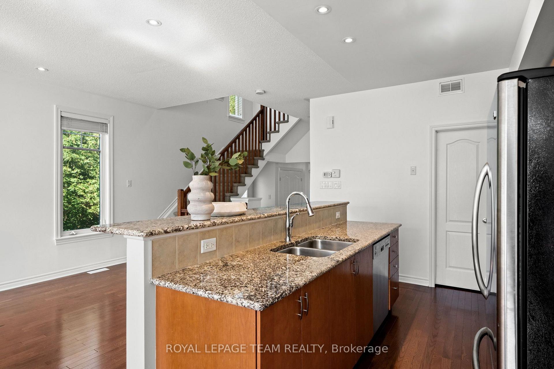 Photo 7 of 118 Abetti Ridge, Ottawa, Barrhaven - Stonebridge — HOMEH