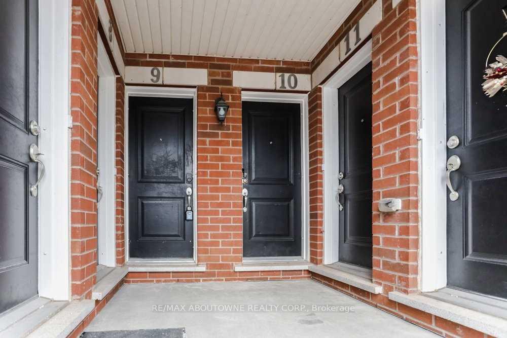 Photo 2 of Unit 10, 2579 Sixth Line, Oakville, River Oaks — HOMEH