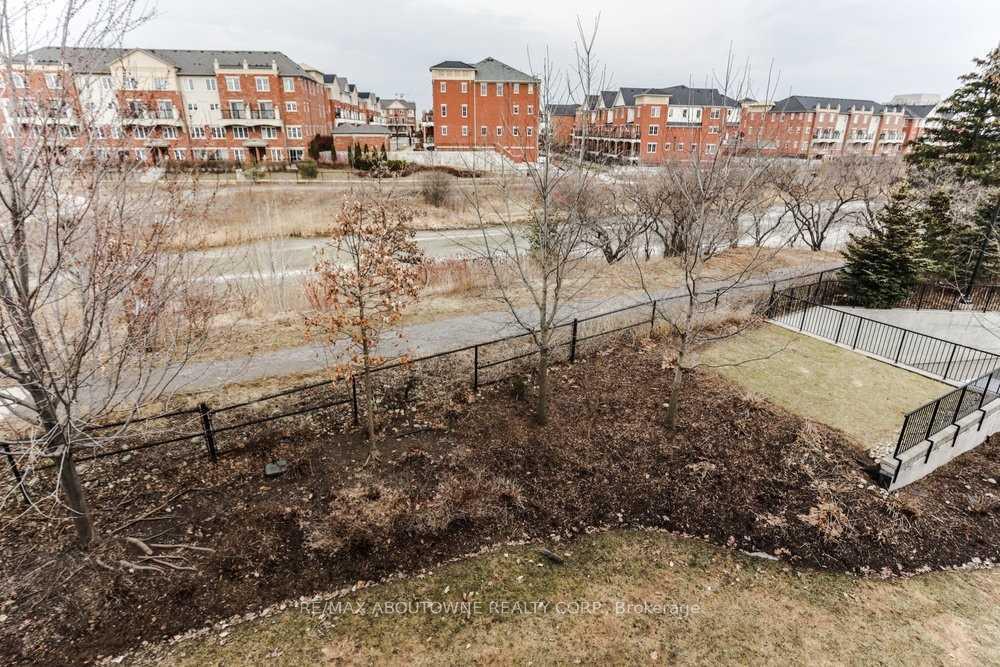 Photo 14 of Unit 10, 2579 Sixth Line, Oakville, River Oaks — HOMEH