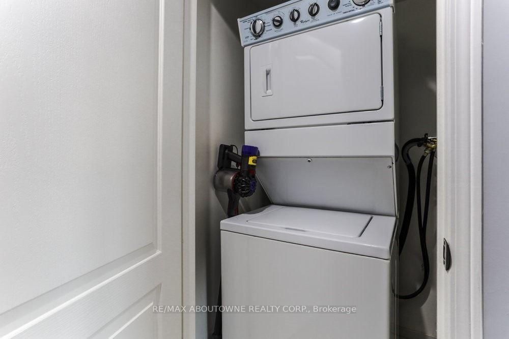 Photo 21 of Unit 10, 2579 Sixth Line, Oakville, River Oaks — HOMEH