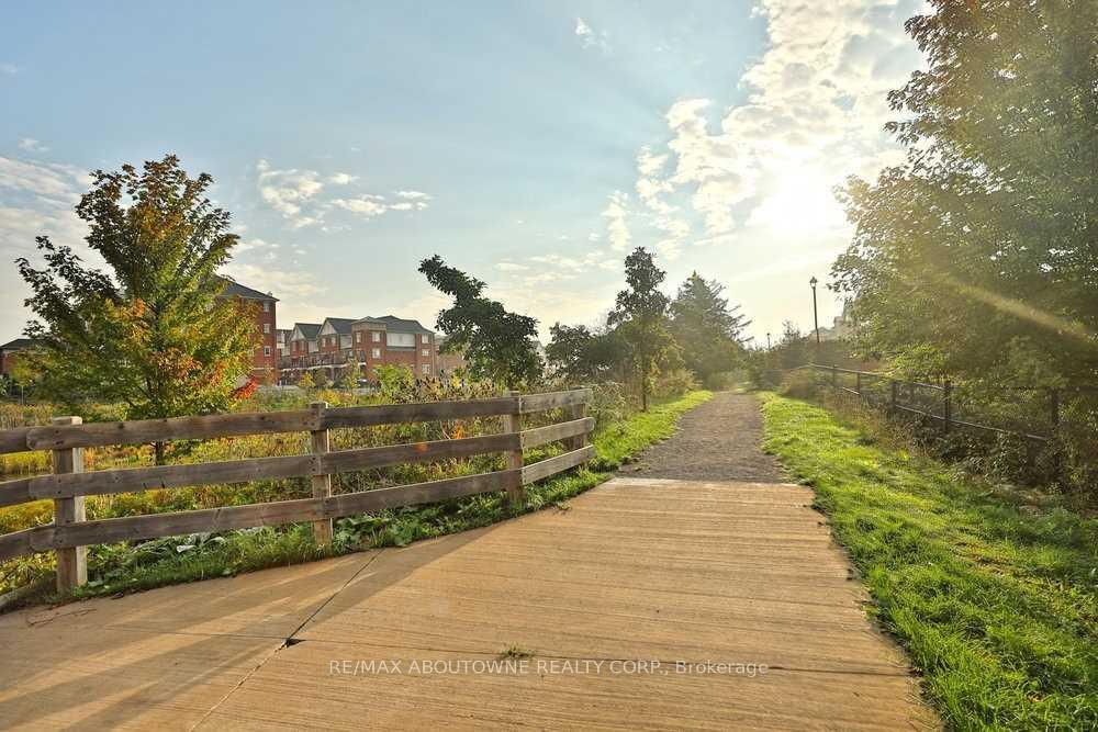 Photo 24 of Unit 10, 2579 Sixth Line, Oakville, River Oaks — HOMEH