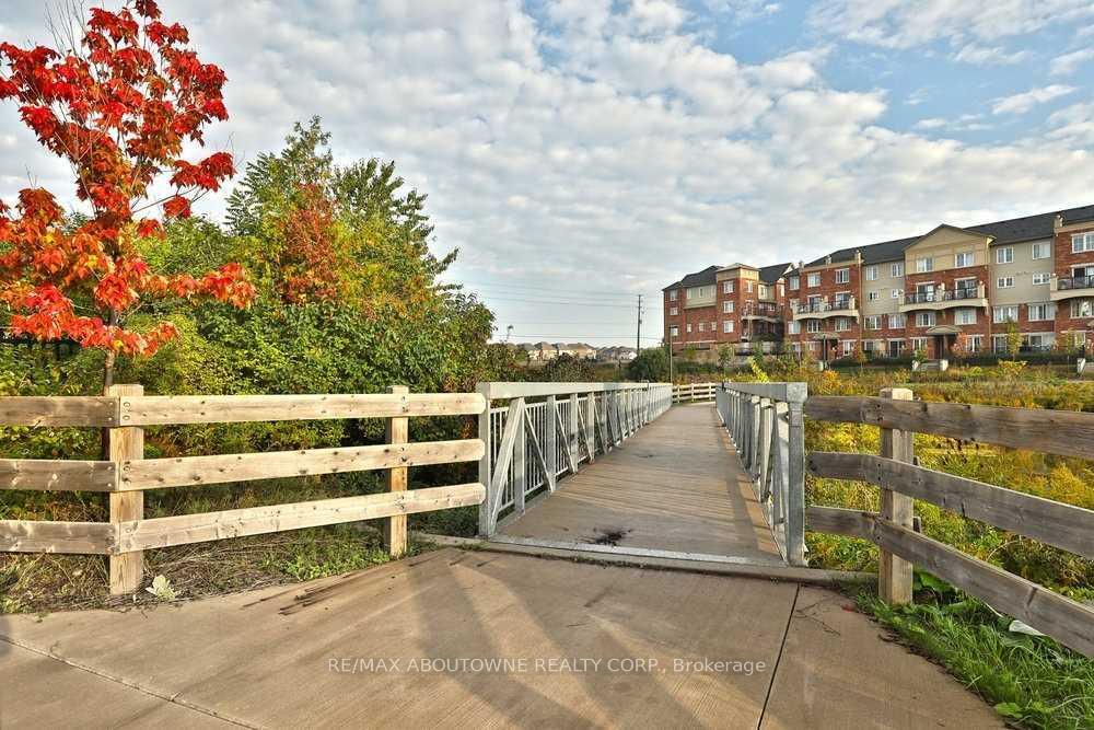 Photo 25 of Unit 10, 2579 Sixth Line, Oakville, River Oaks — HOMEH