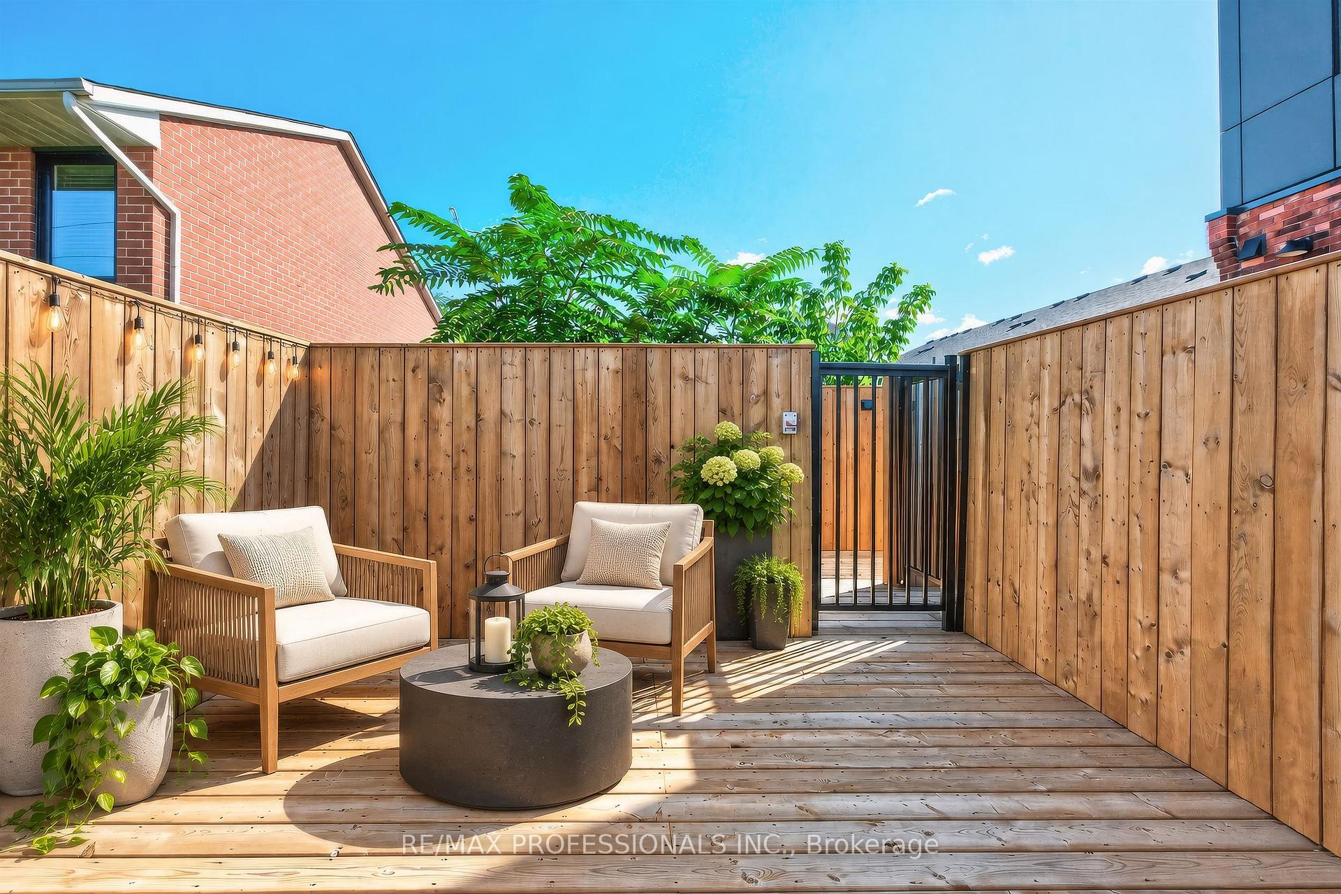 Photo 6 of Unit 202, 393 Perth Avenue, Toronto, Dovercourt-Wallace Emerson-Junction — HOMEH