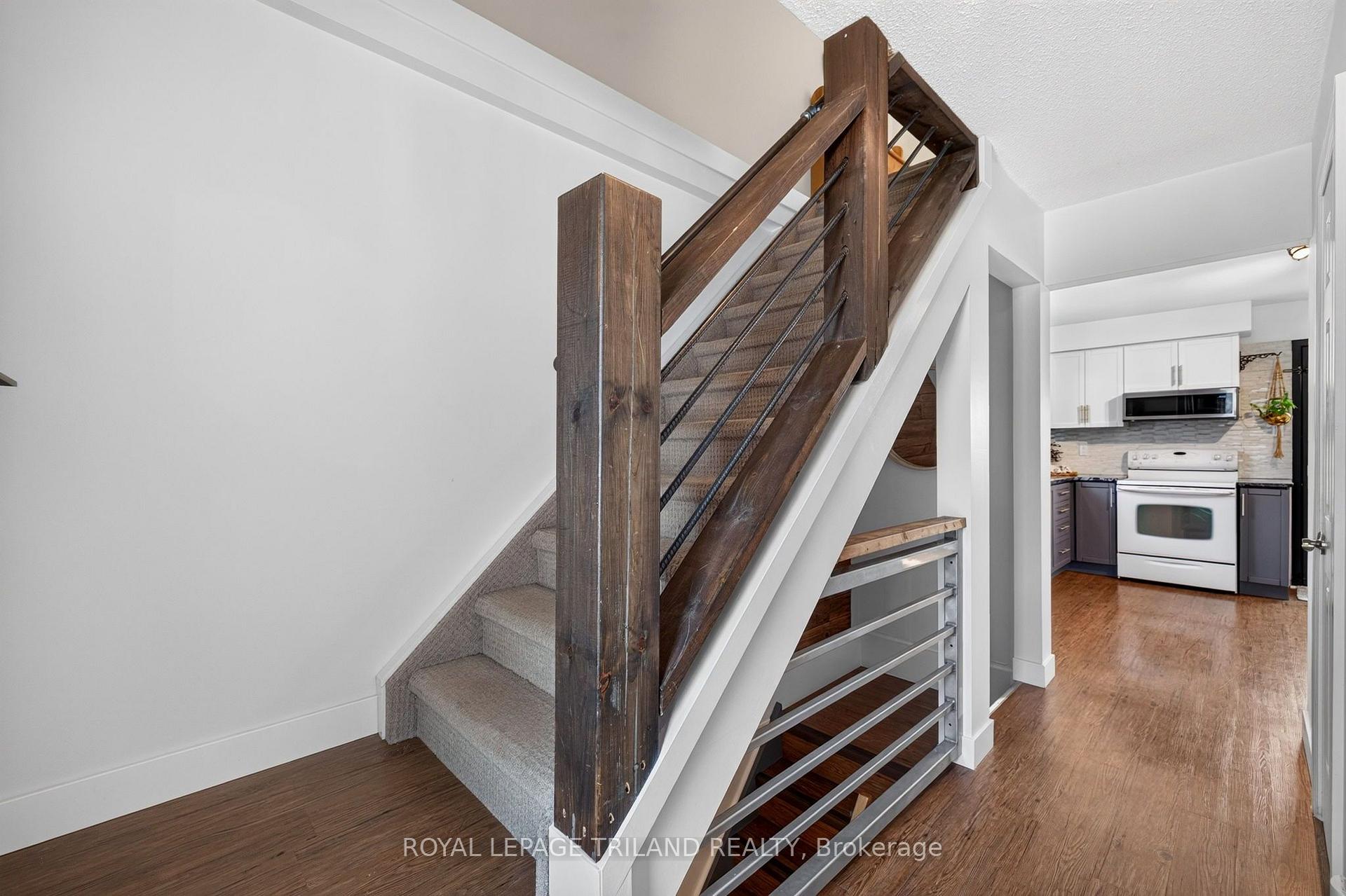 Photo 7 of 44 Speight Crescent, London, East I — HOMEH