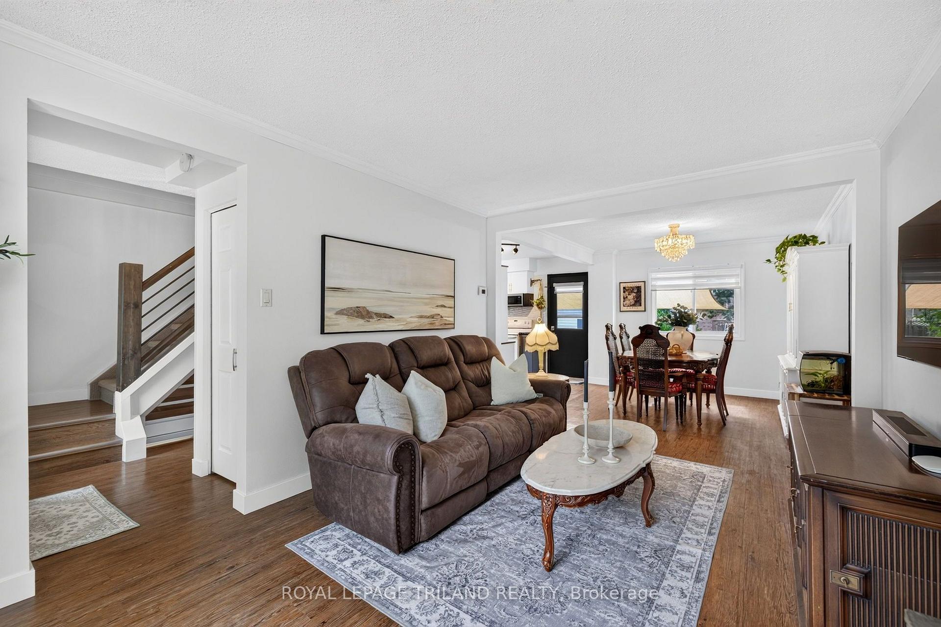 Photo 14 of 44 Speight Crescent, London, East I — HOMEH