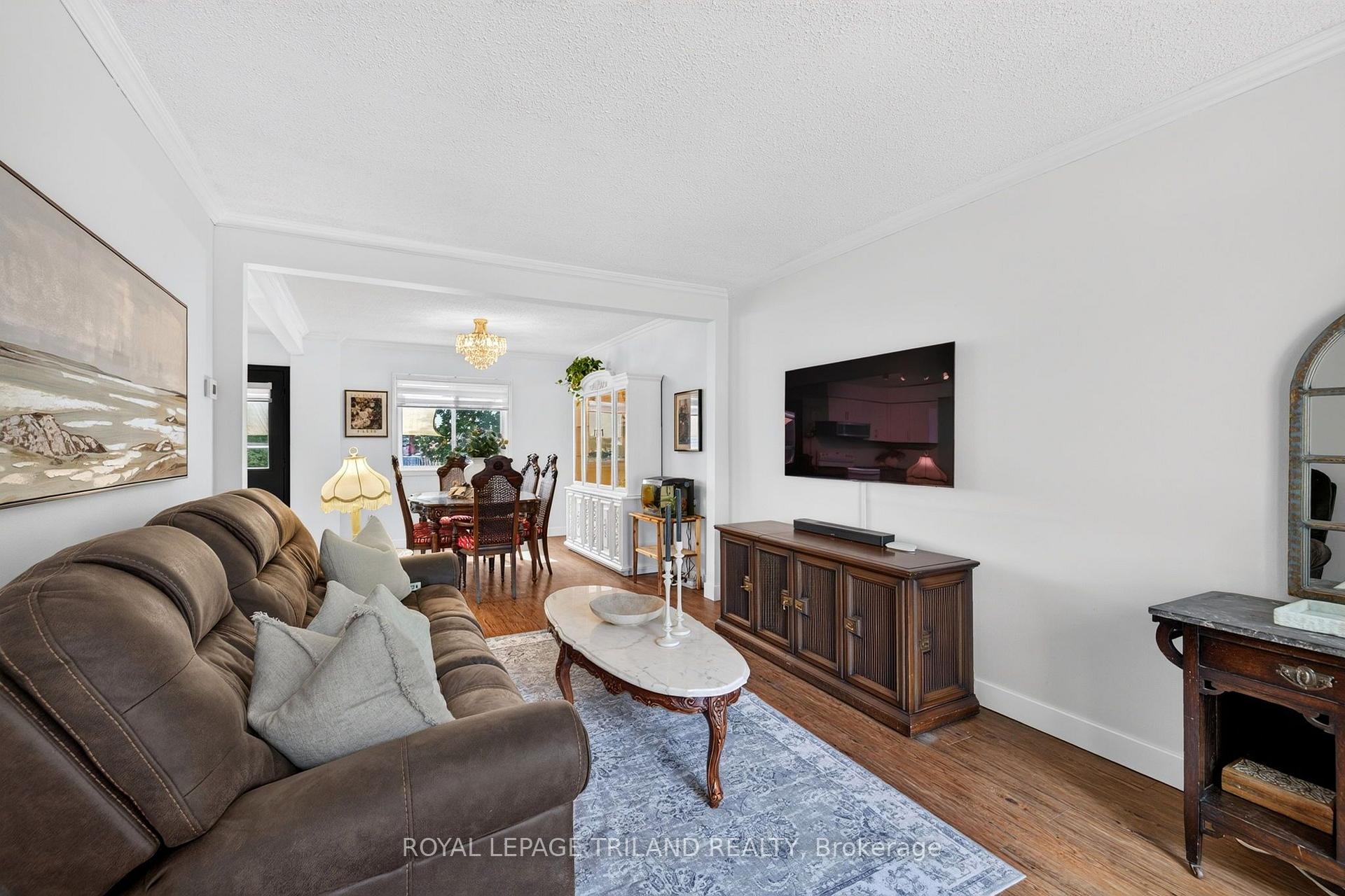 Photo 16 of 44 Speight Crescent, London, East I — HOMEH