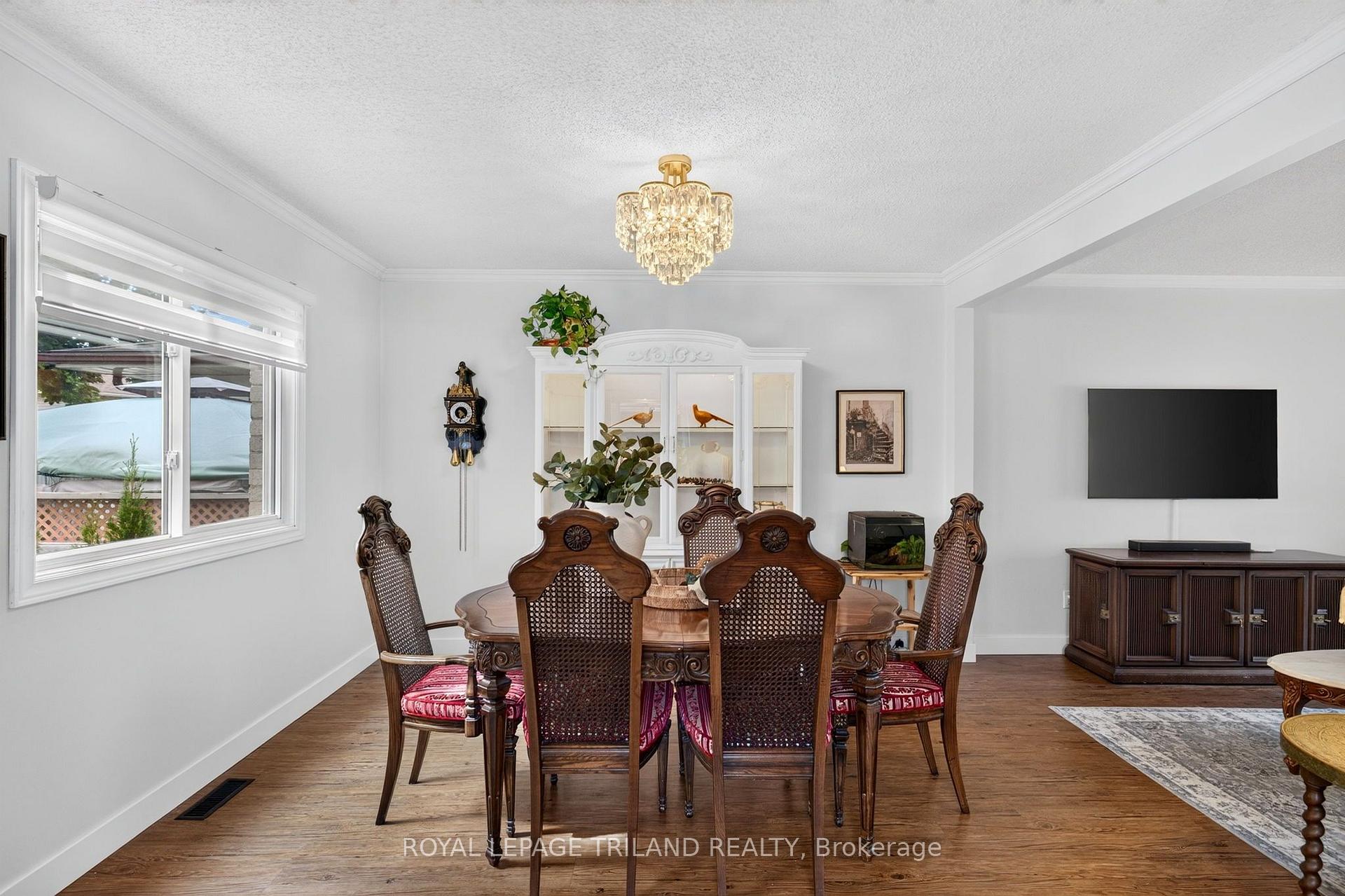 Photo 18 of 44 Speight Crescent, London, East I — HOMEH