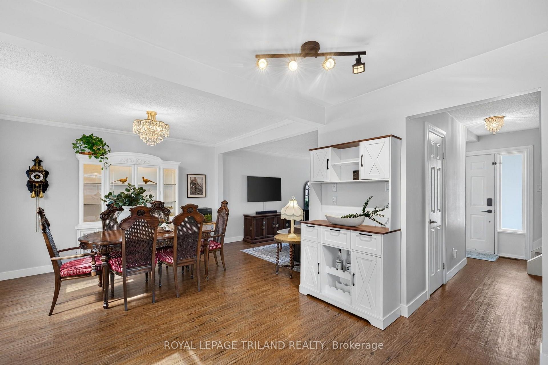 Photo 24 of 44 Speight Crescent, London, East I — HOMEH