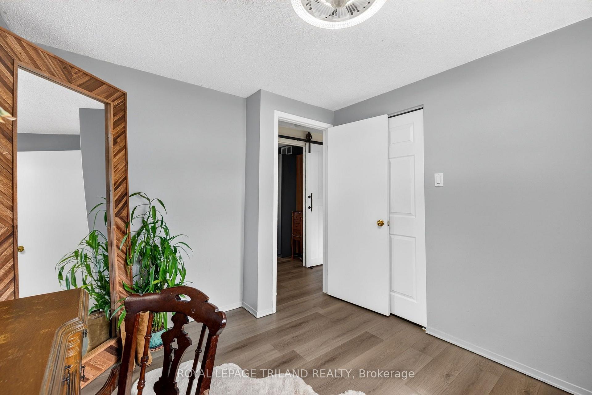 Photo 35 of 44 Speight Crescent, London, East I — HOMEH
