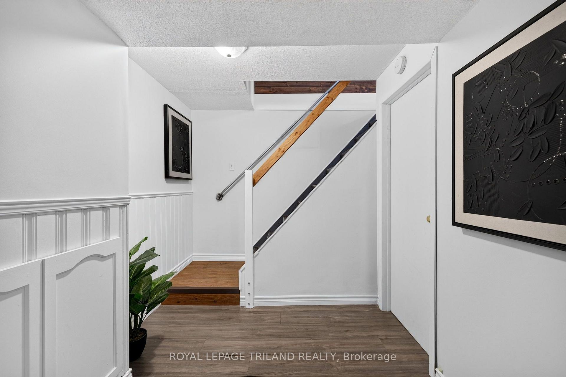 Photo 43 of 44 Speight Crescent, London, East I — HOMEH