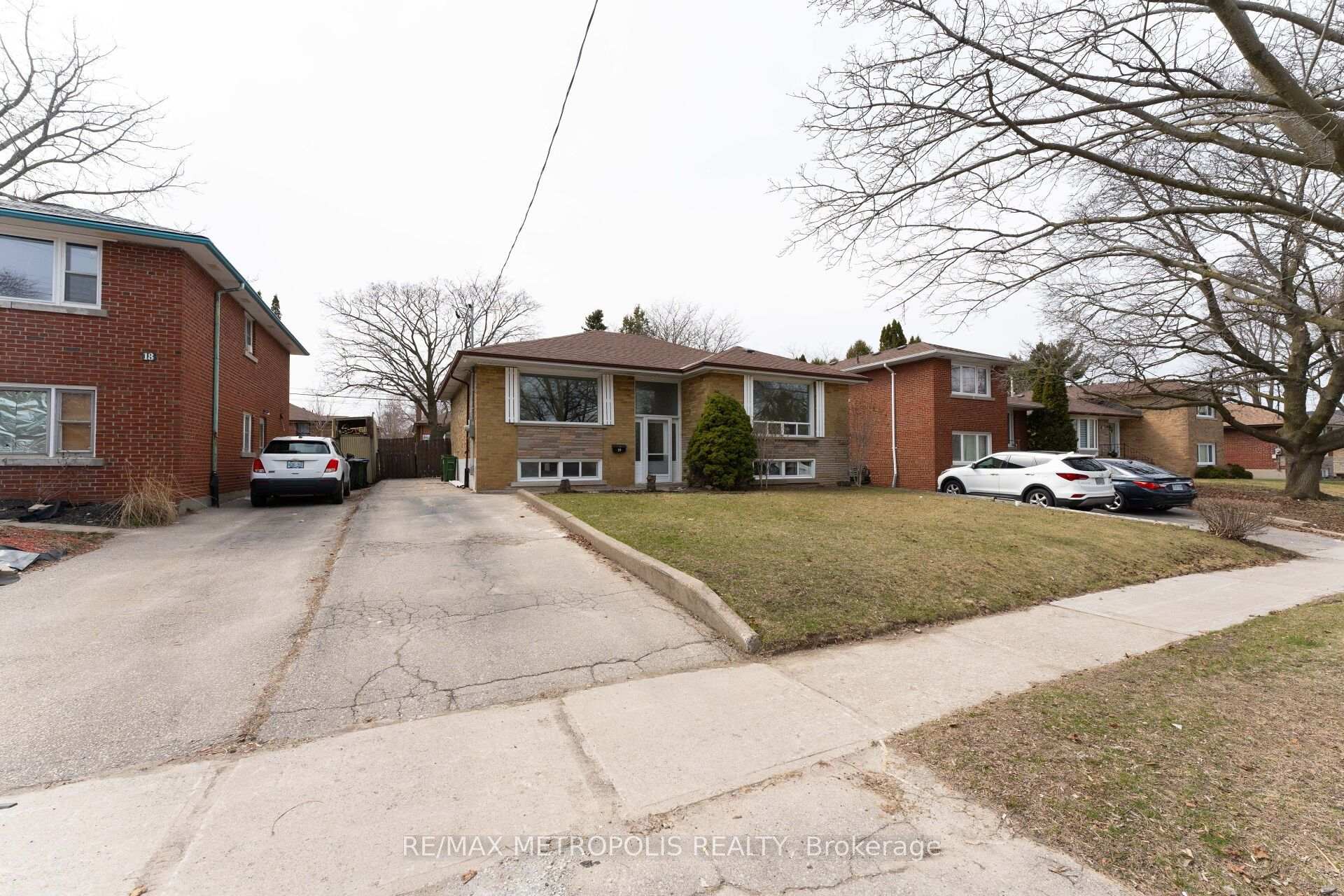 Photo 1 of 20 Perivale Crescent, Scarborough, Bendale — HOMEH