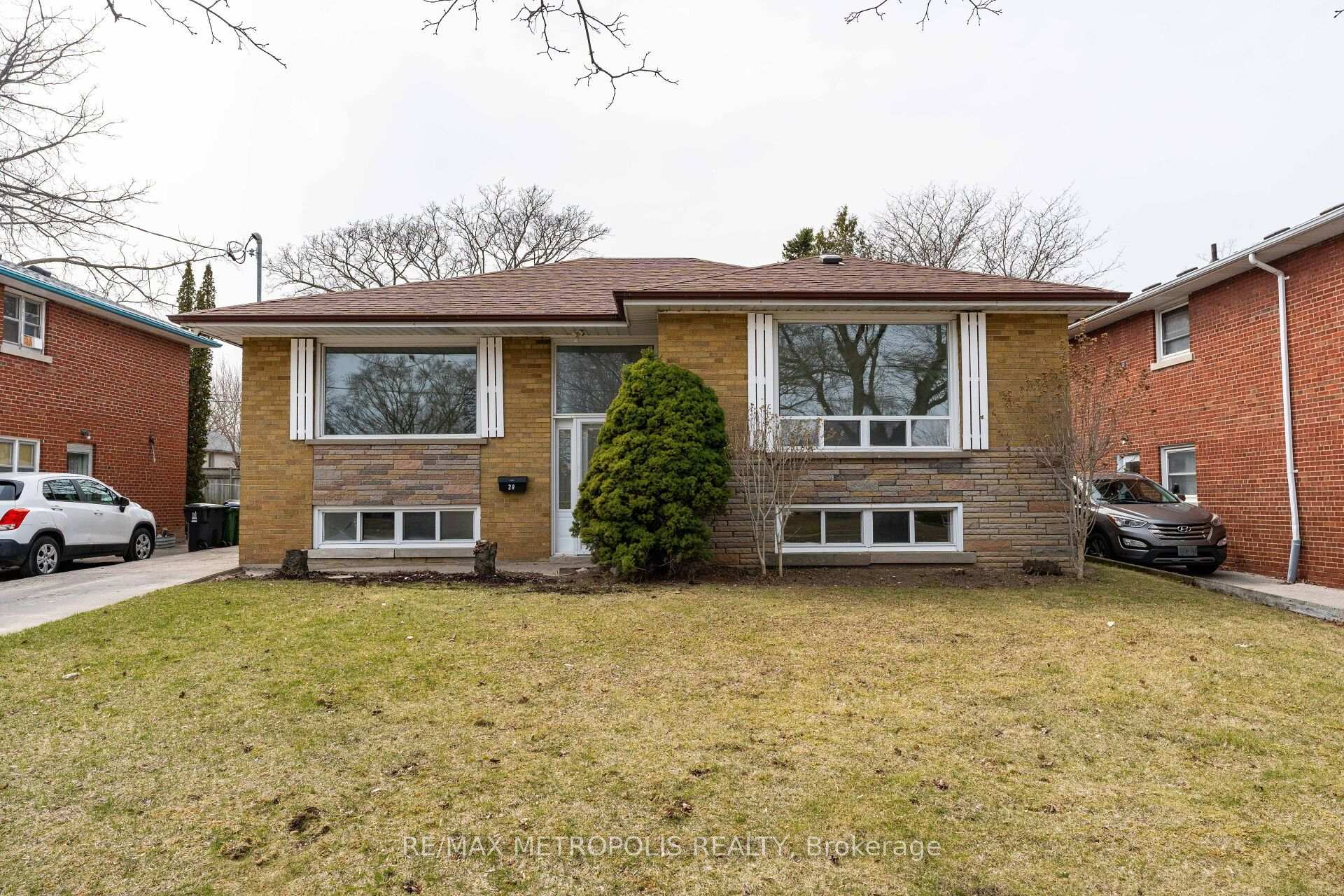 Photo 4 of 20 Perivale Crescent, Scarborough, Bendale — HOMEH