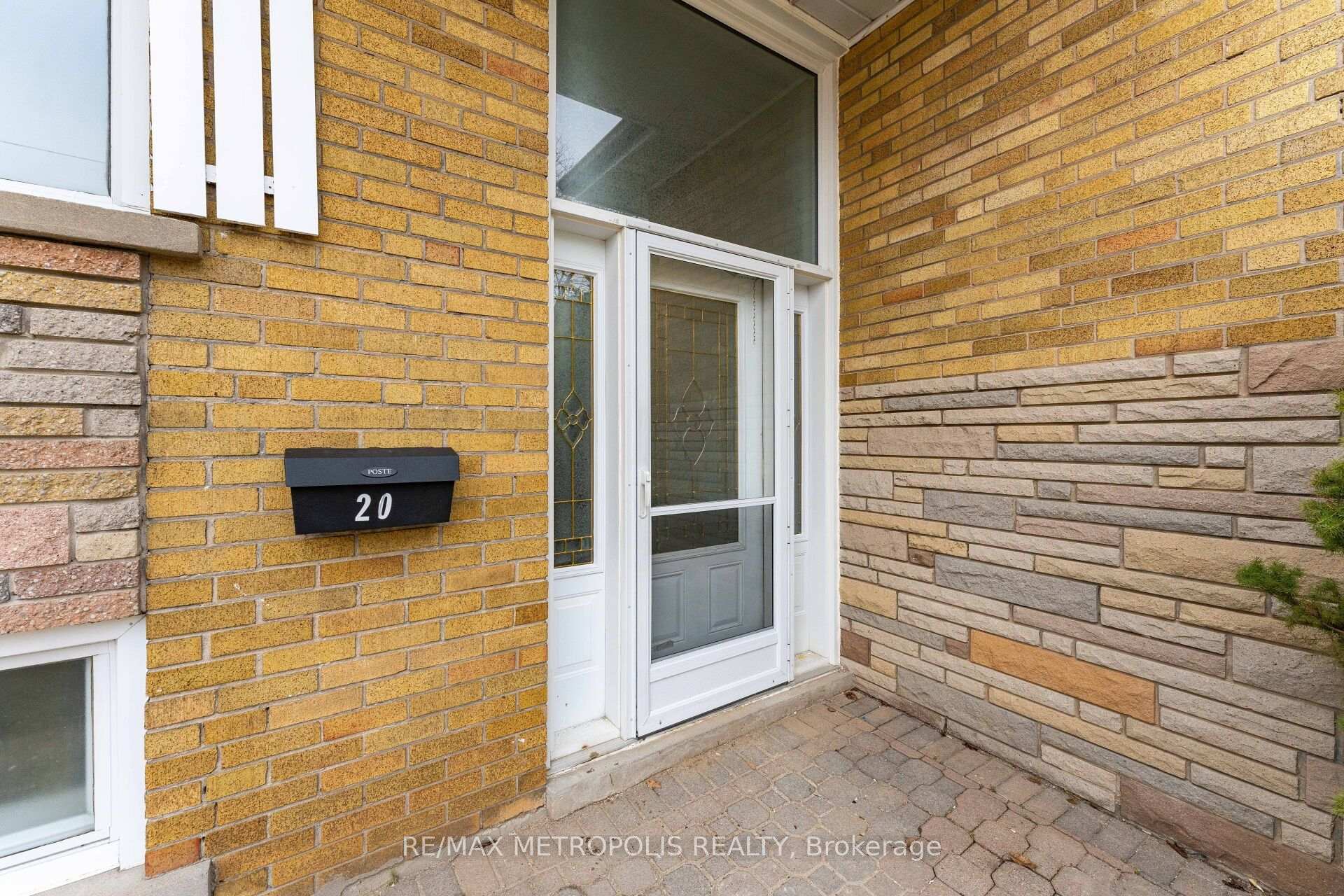 Photo 7 of 20 Perivale Crescent, Scarborough, Bendale — HOMEH