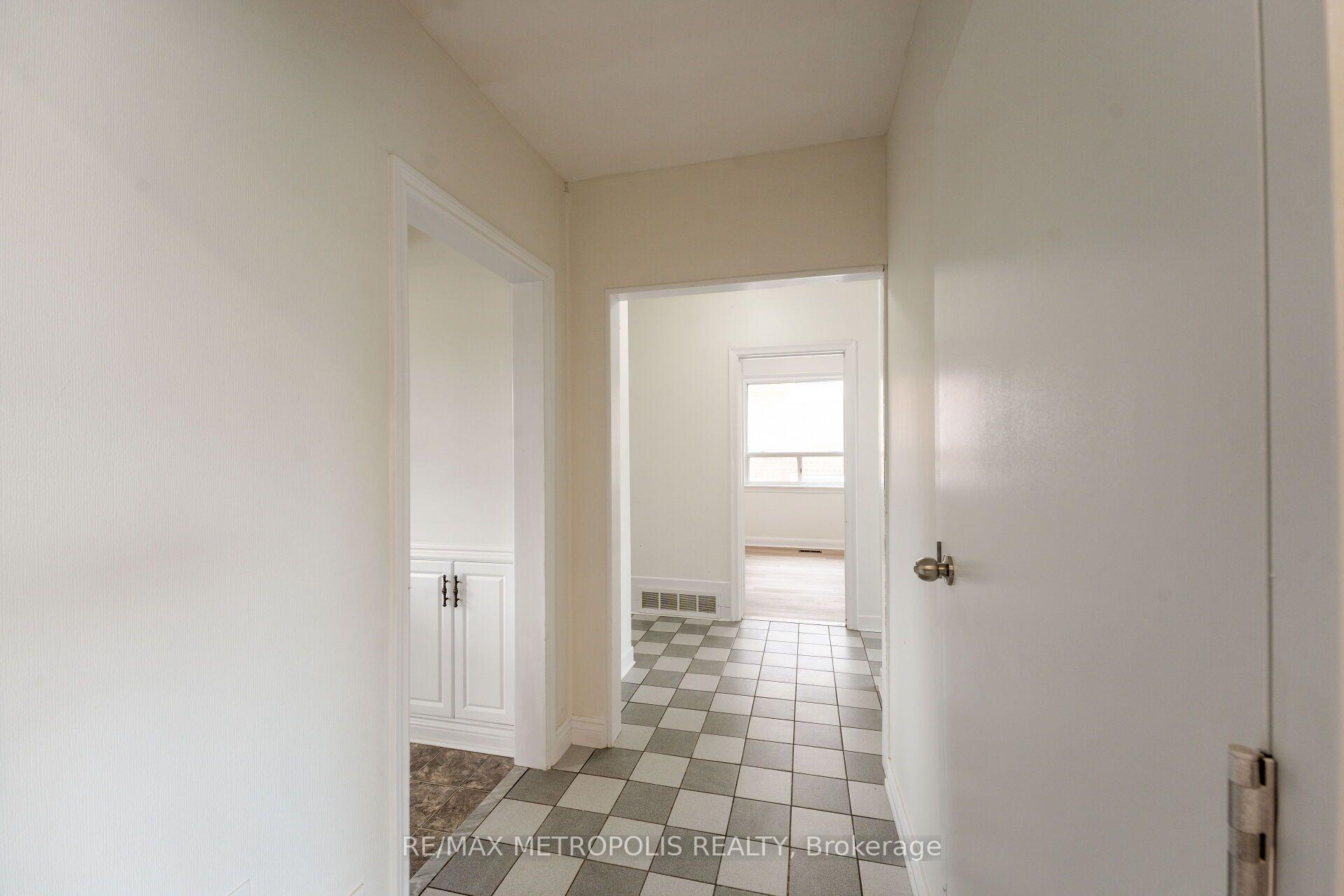 Photo 11 of 20 Perivale Crescent, Scarborough, Bendale — HOMEH