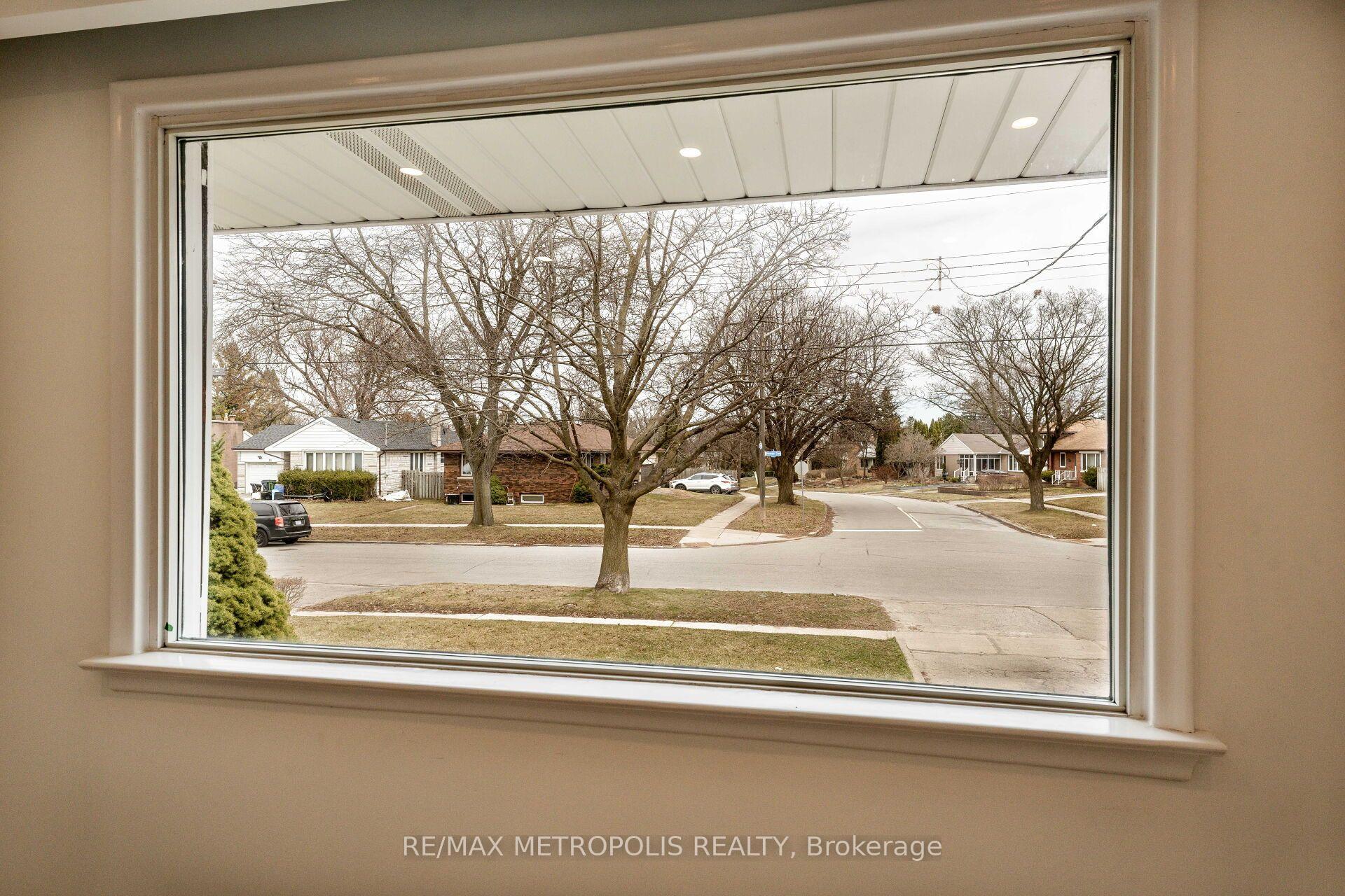 Photo 18 of 20 Perivale Crescent, Scarborough, Bendale — HOMEH