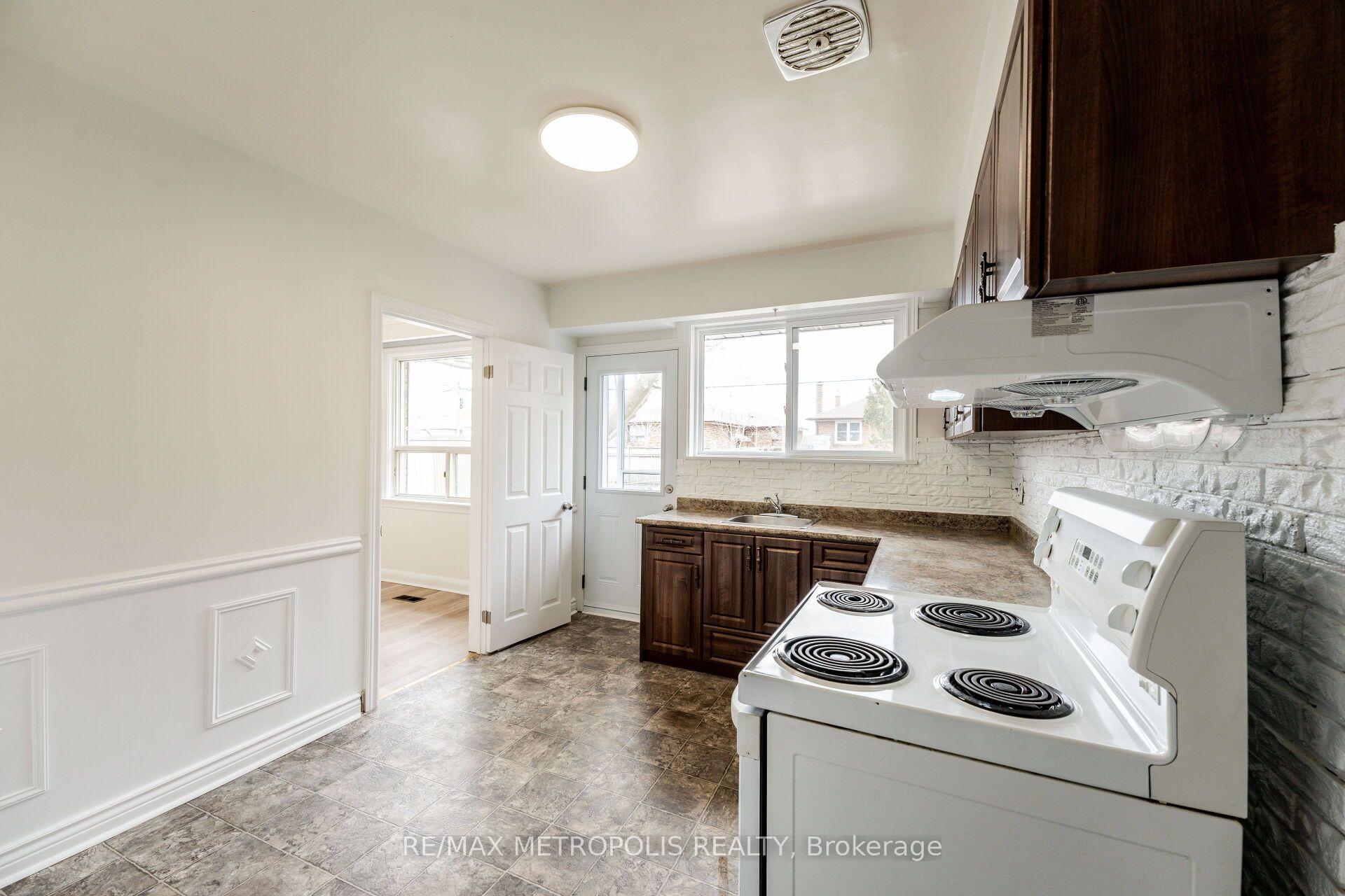 Photo 20 of 20 Perivale Crescent, Scarborough, Bendale — HOMEH