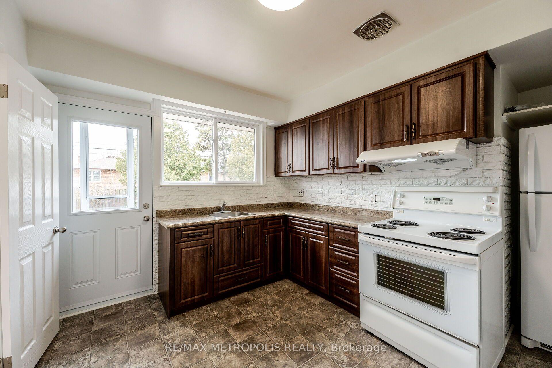 Photo 21 of 20 Perivale Crescent, Scarborough, Bendale — HOMEH