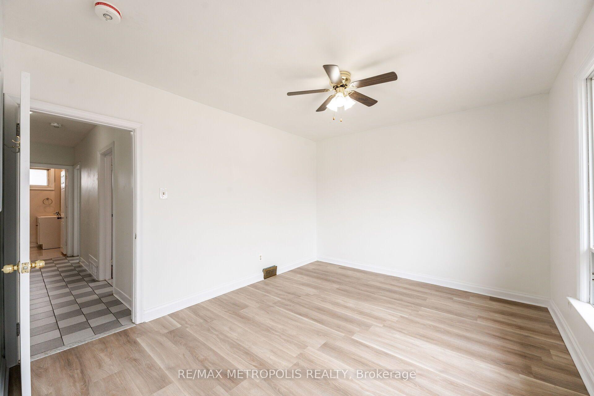 Photo 34 of 20 Perivale Crescent, Scarborough, Bendale — HOMEH