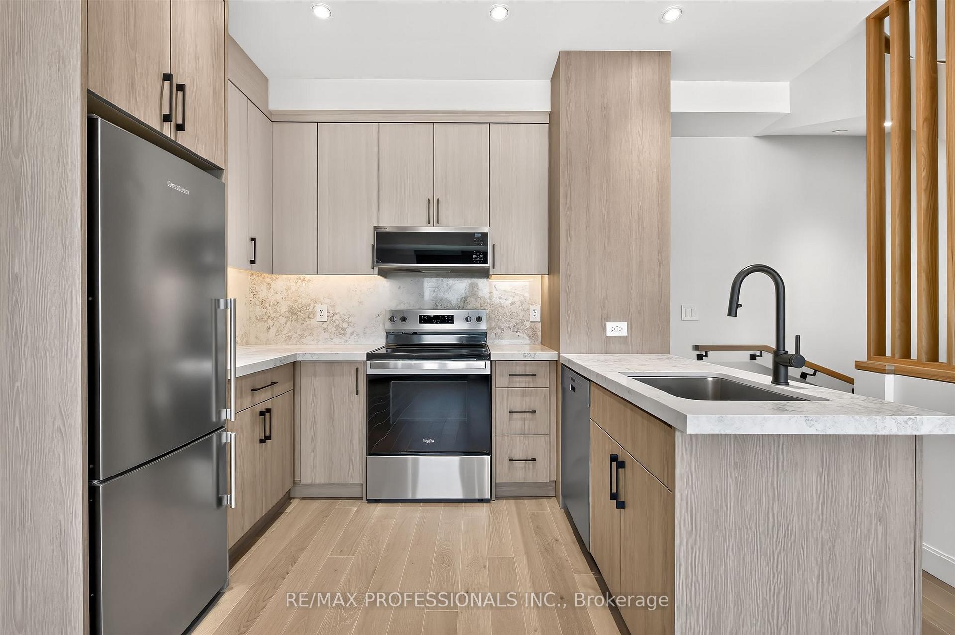 Photo 11 of Unit 301, 393 Perth Avenue, Toronto, Dovercourt-Wallace Emerson-Junction — HOMEH
