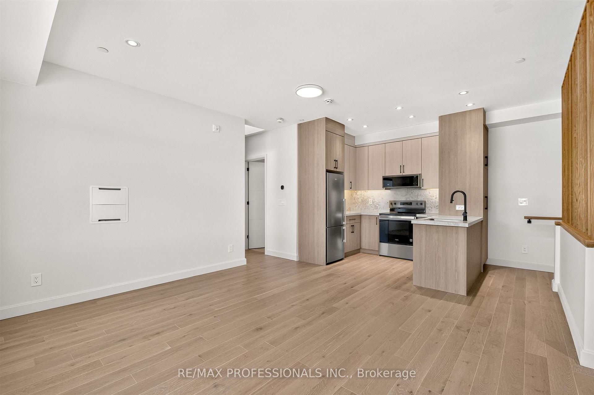 Photo 13 of Unit 301, 393 Perth Avenue, Toronto, Dovercourt-Wallace Emerson-Junction — HOMEH
