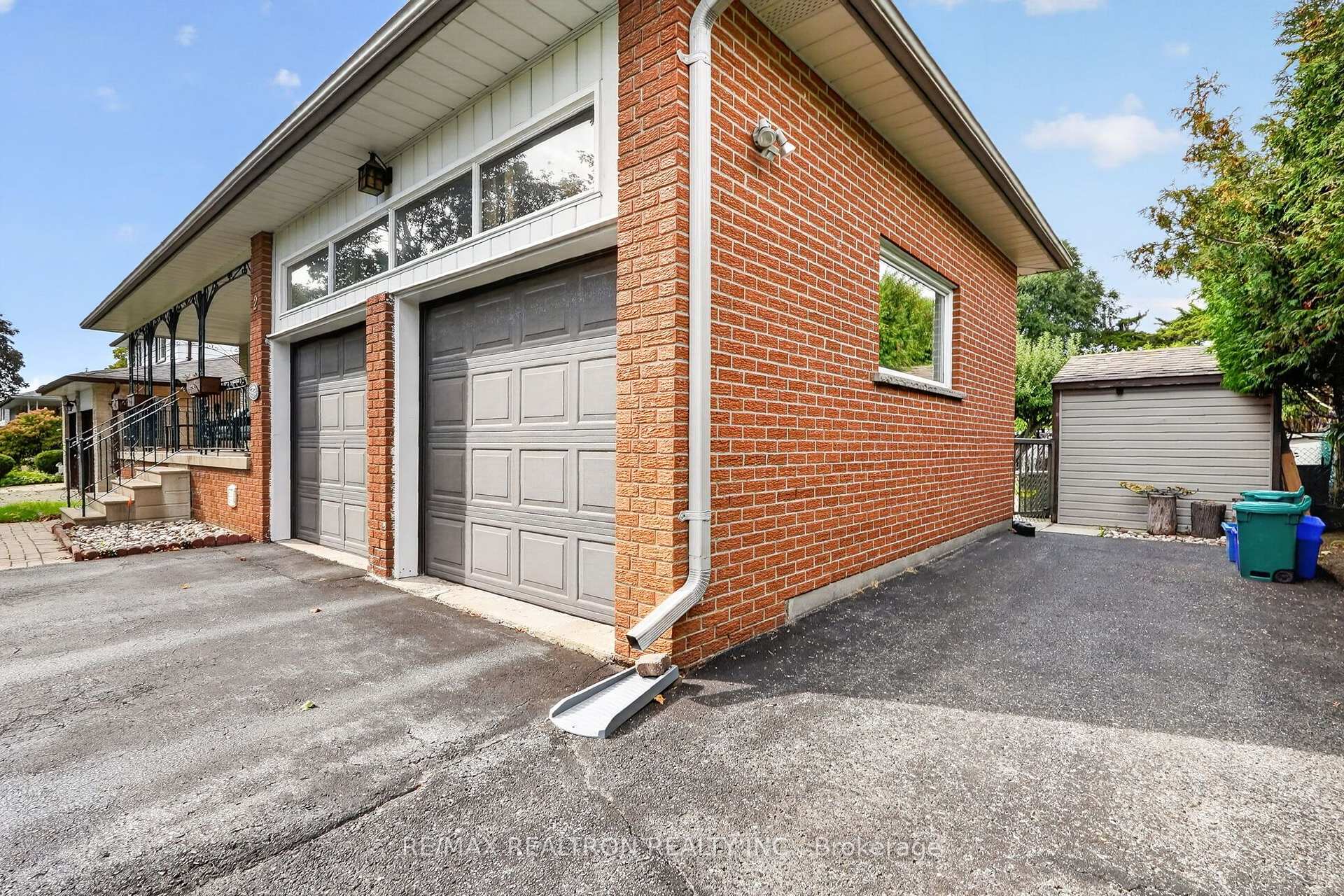 Photo 3 of 2 Captain Armstrong Lane, Markham, Sherwood-Amberglen — HOMEH